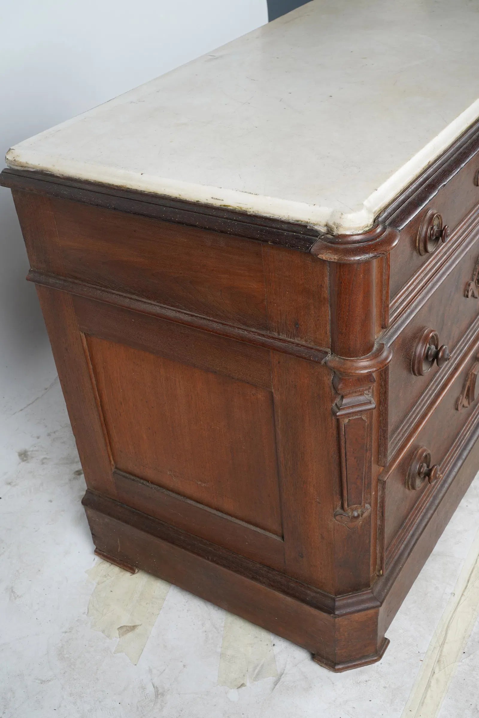 AF4-106: ANTIQUE VICTORIAN EASTLAKE MARBLE TOP CHEST AMERICAN CIRCA 1880'S