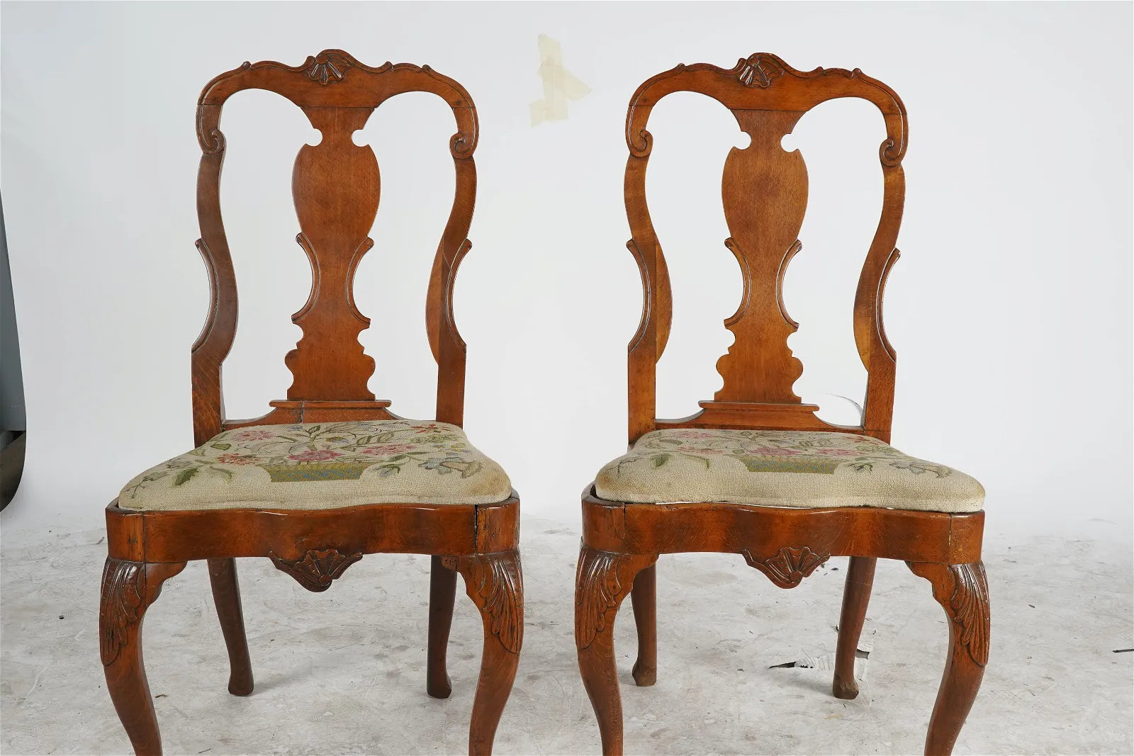 AF2-001: ANTIQUE PAIR OF MID TO LATE 18TH CENTURY ENGLISH QUEEN ANNE SIDE CHAIRS