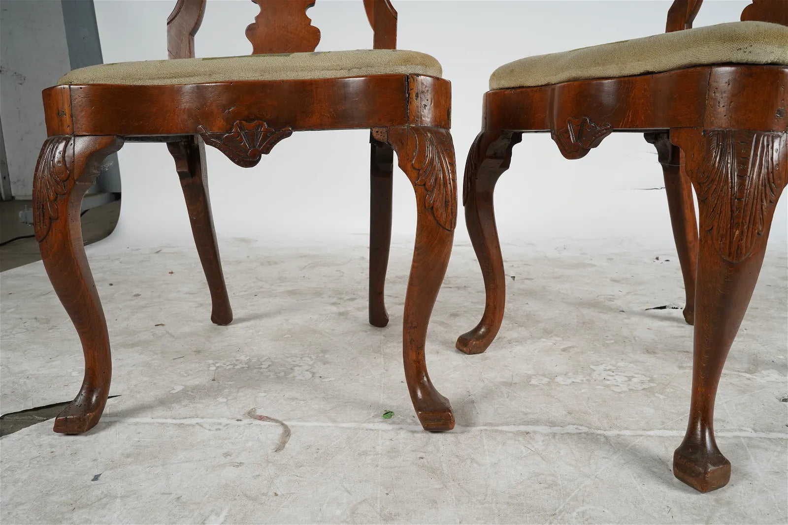 AF2-001: ANTIQUE PAIR OF MID TO LATE 18TH CENTURY ENGLISH QUEEN ANNE SIDE CHAIRS