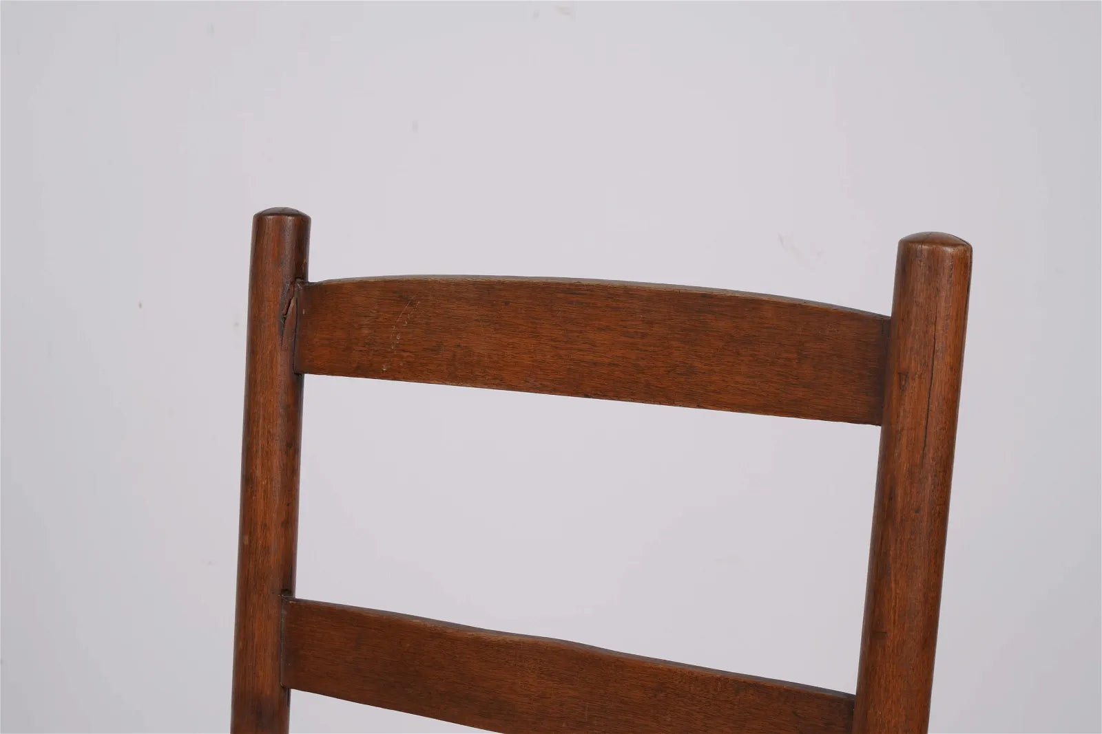 AF2-040: Antique 18th Century American Colonial Ladder Back Arm Chair w/ Woven Rush Seat