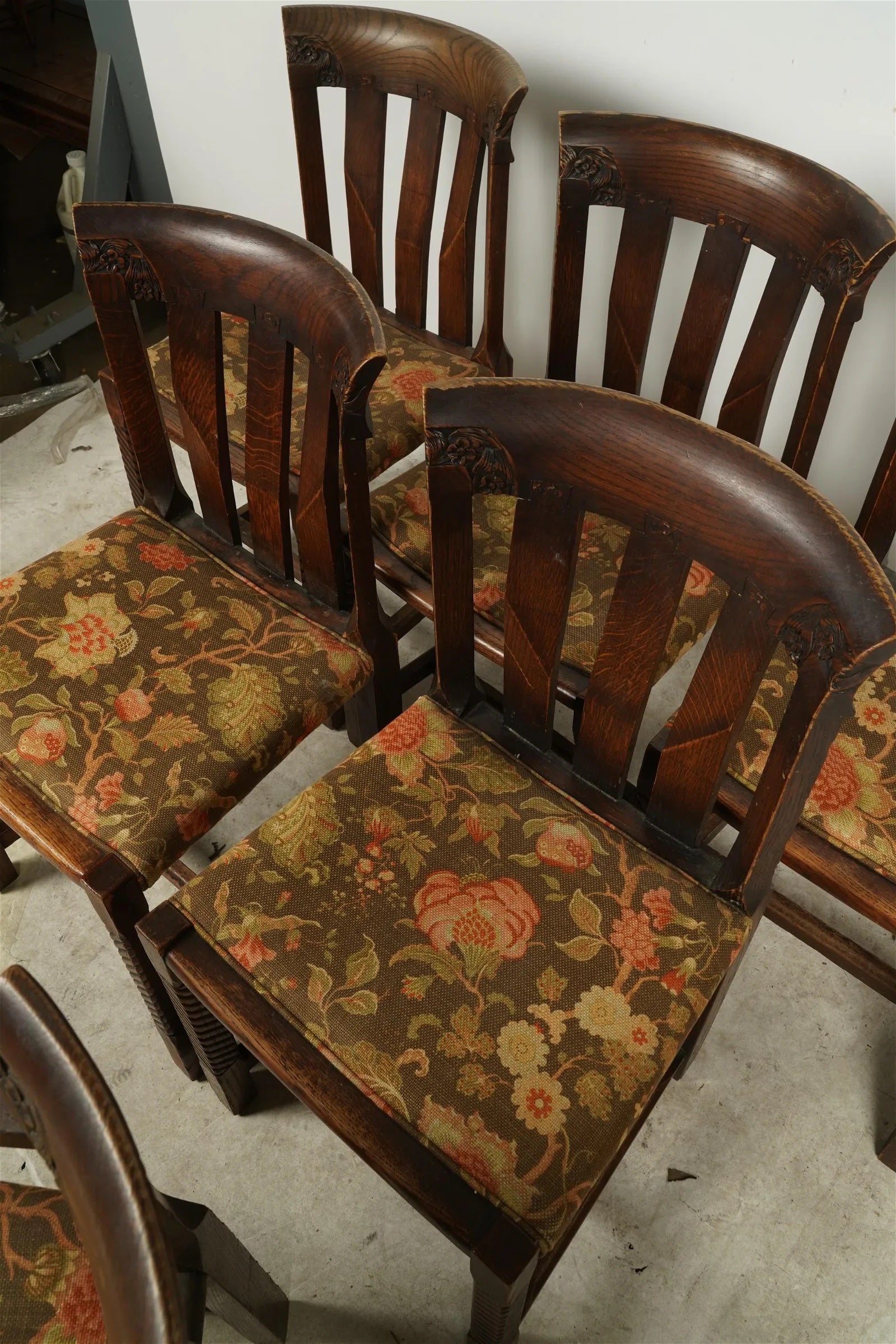 AF2-041: Antique Set of 6 Early 20th C English Arts & Crafts McIntosh Style Carved Oak Dining Chairs   - 1 Arm Chair & 5 Side Chairs