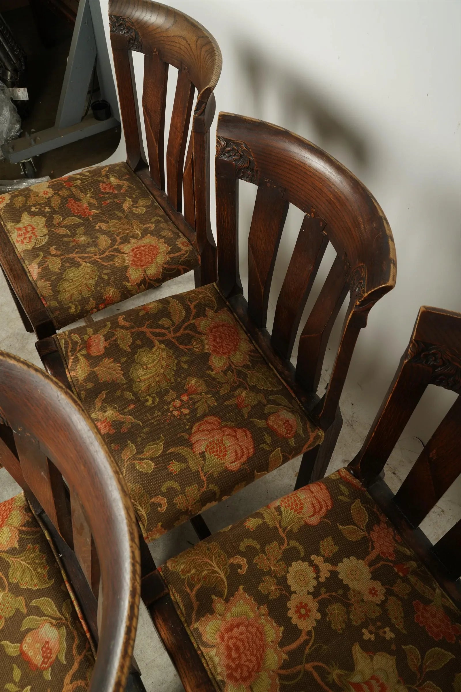 AF2-041: Antique Set of 6 Early 20th C English Arts & Crafts McIntosh Style Carved Oak Dining Chairs   - 1 Arm Chair & 5 Side Chairs