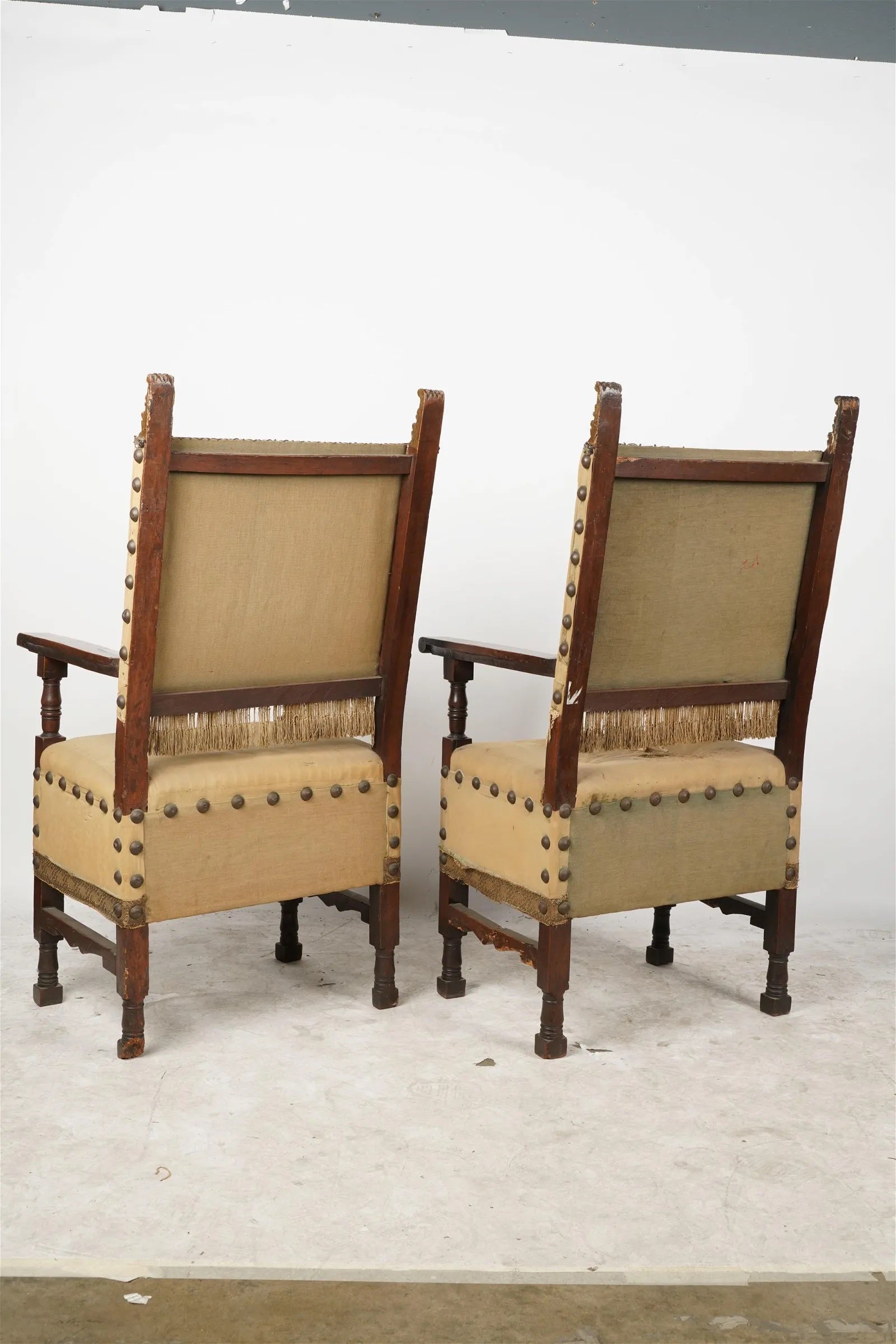 AF2-032: ANTIQUE PAIR OF MID 18TH C WALNUT SPANISH BAROQUE  HALL / THRONE ARMCHAIRS