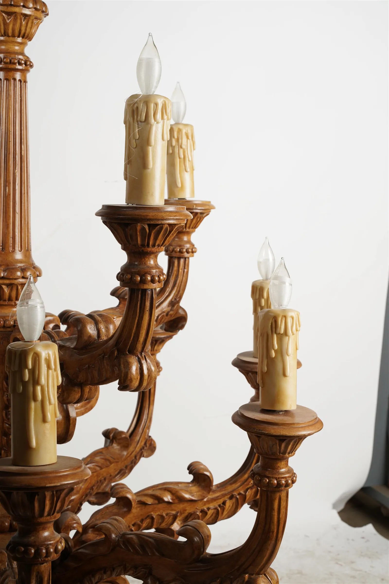 AL1-066:  Late 20th C Carved Wood 12 Light French Provincial Style Chandelier From the Larry Flynt Estate