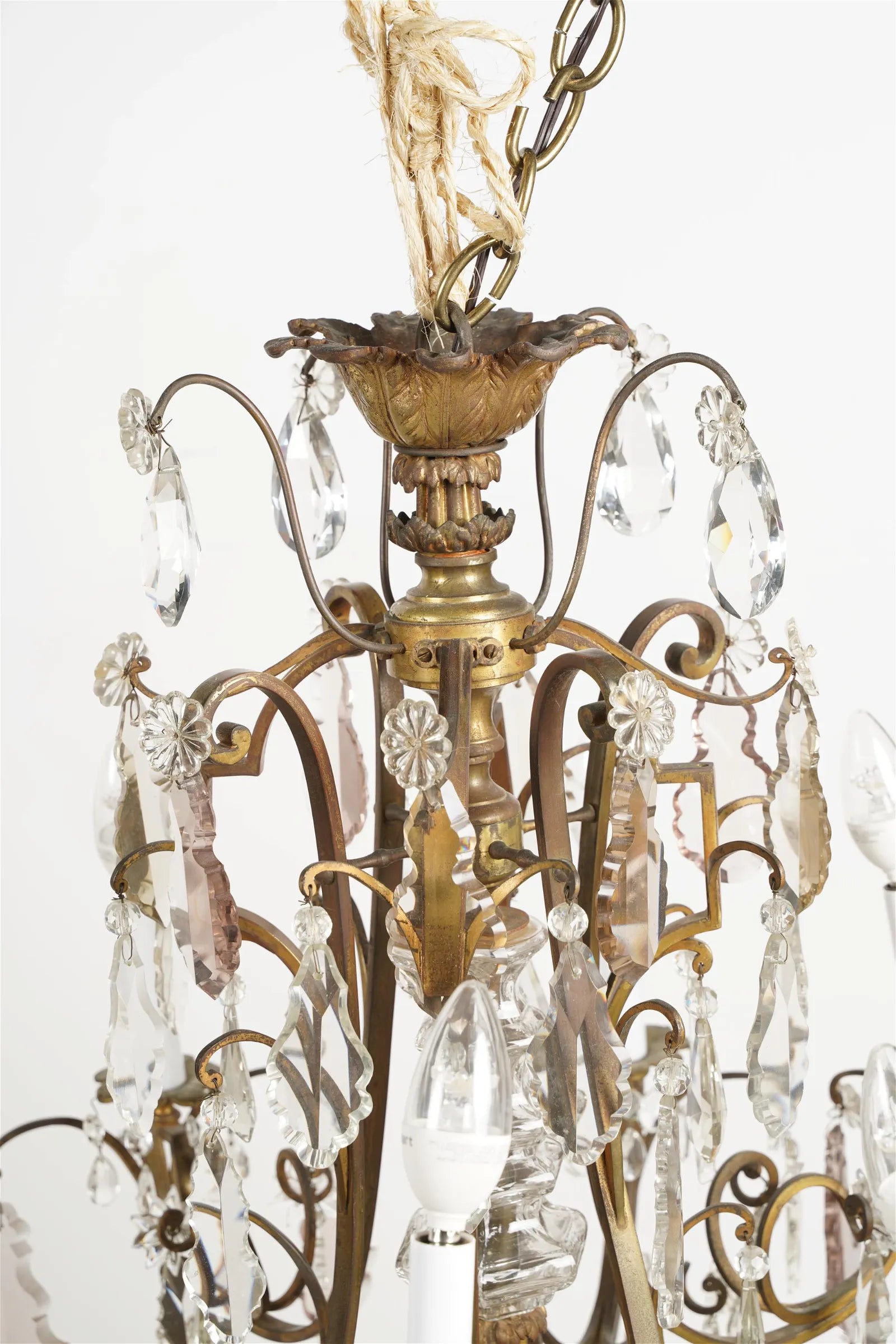 AL1-064: EARLY 20TH CENTURY FRENCH CRYSTAL & BRASS 8 LIGHT CHANDELIER