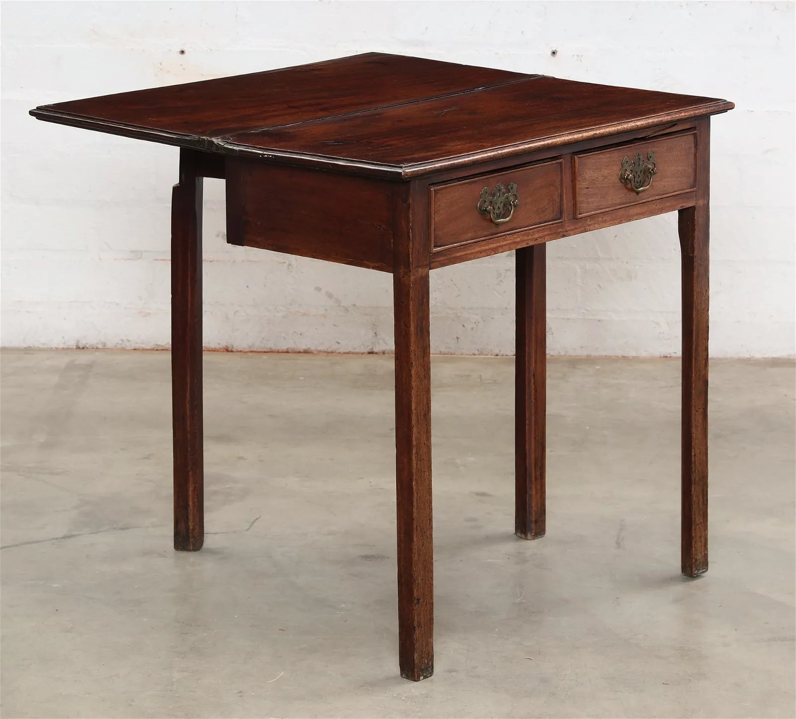 AF1-016: Late 18th C Period Antique English George III Mahogany Flip Top Card Table