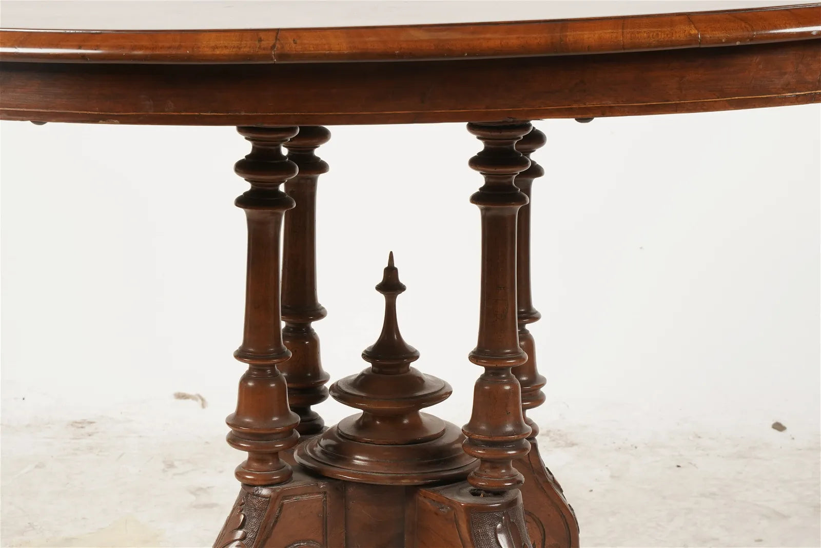 AF1-087:  ANTIQUE MID TO LATE 19TH CENTURY ENGLISH VICTORIAN BURL WALNUT TILT-TOP CENTER TABLE