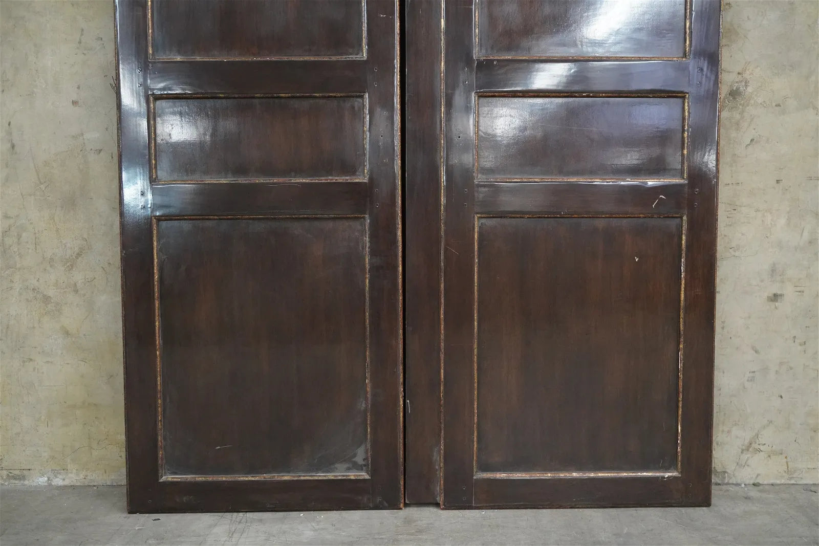 AF7-011: Late 20th Century Tall Continental 2 Panel Highly Polished Wood Screen / Room Divider