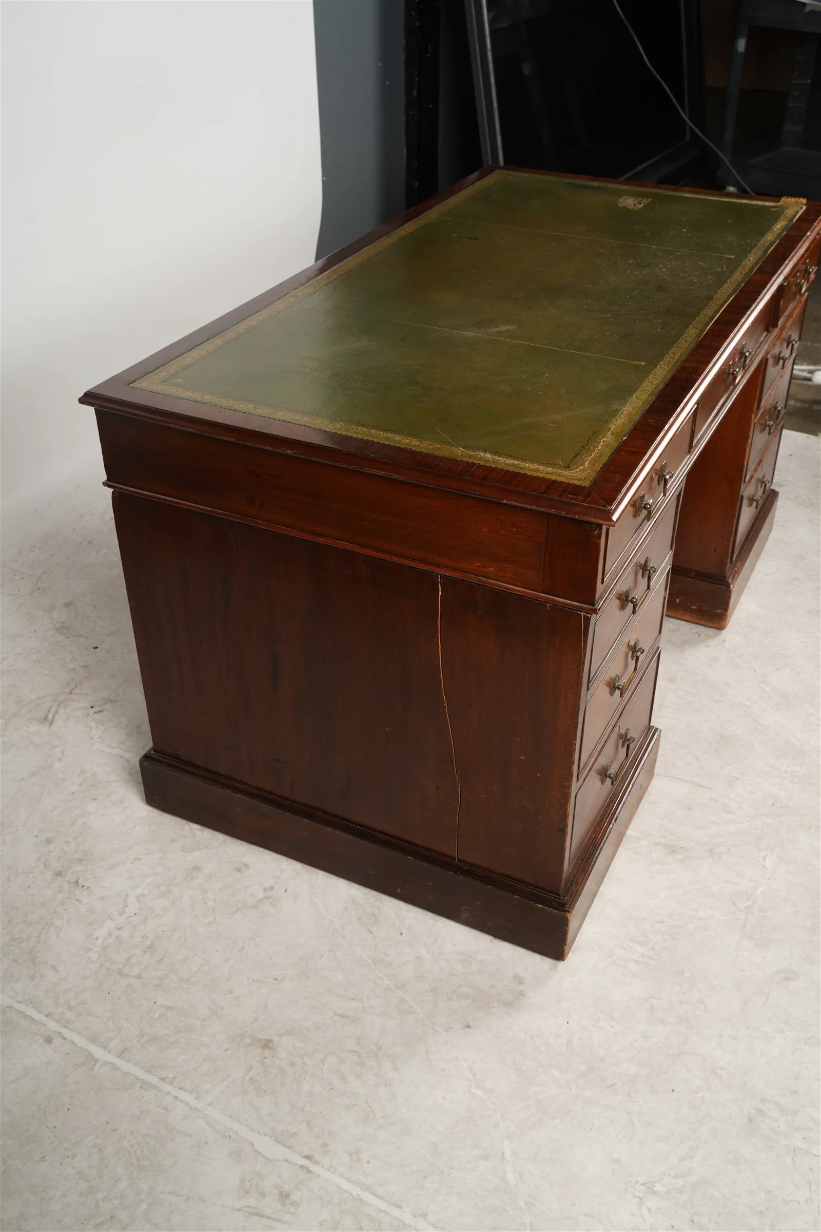 AF5-019: Antique Mid 19th Century English Georgian Style  Mahogany Pedestal Desk W/ Leather Inset Top