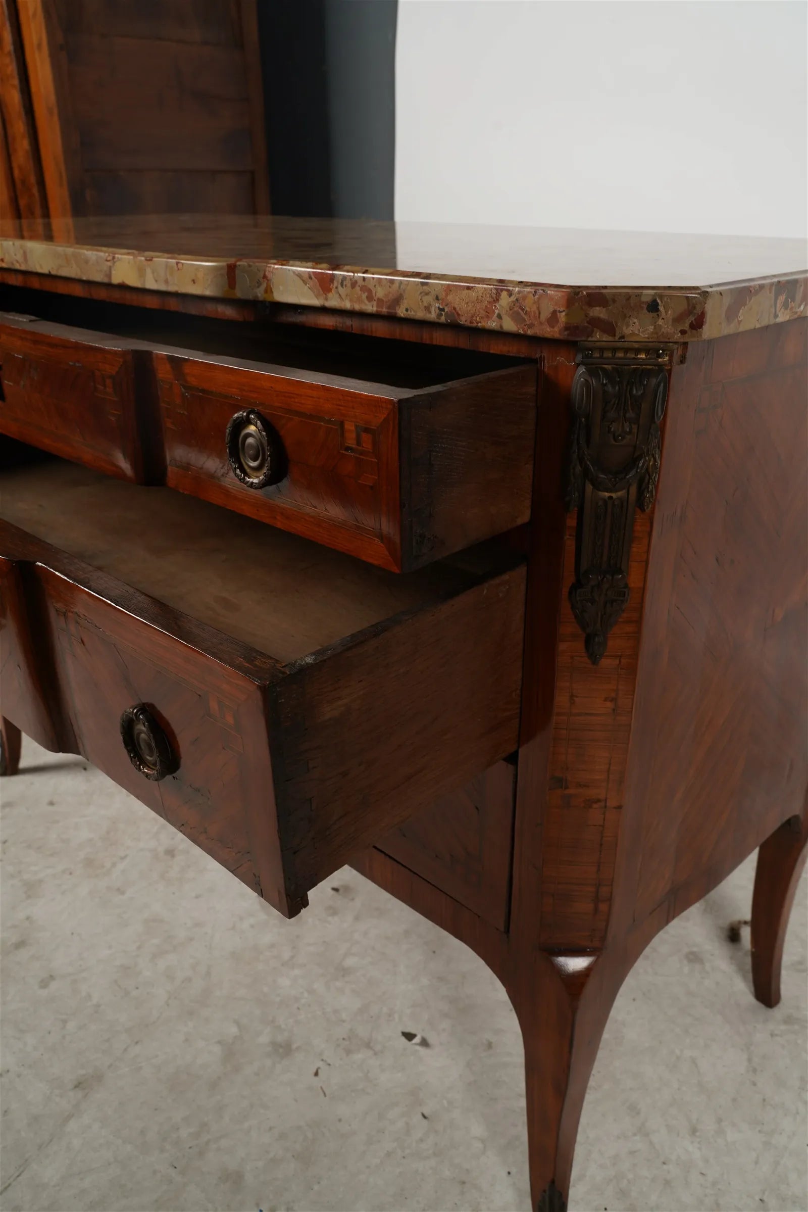 AF4-103: Antique Late 18th Century French Louis XV Parquetry Commode With Breche D'Alep Marble Top