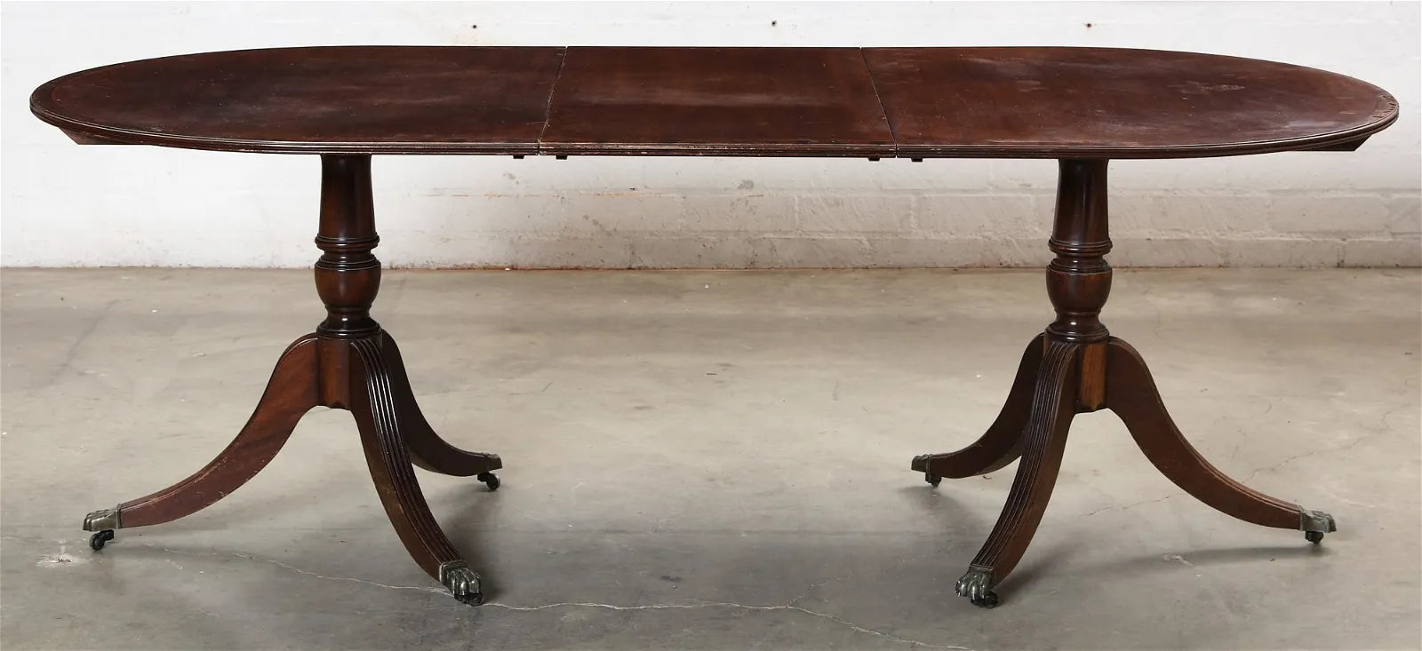 AF1-121: Antique Early 20th Century English Georgian Style Double Pedestal Oval Mahogany Dining Table With Cross Banding