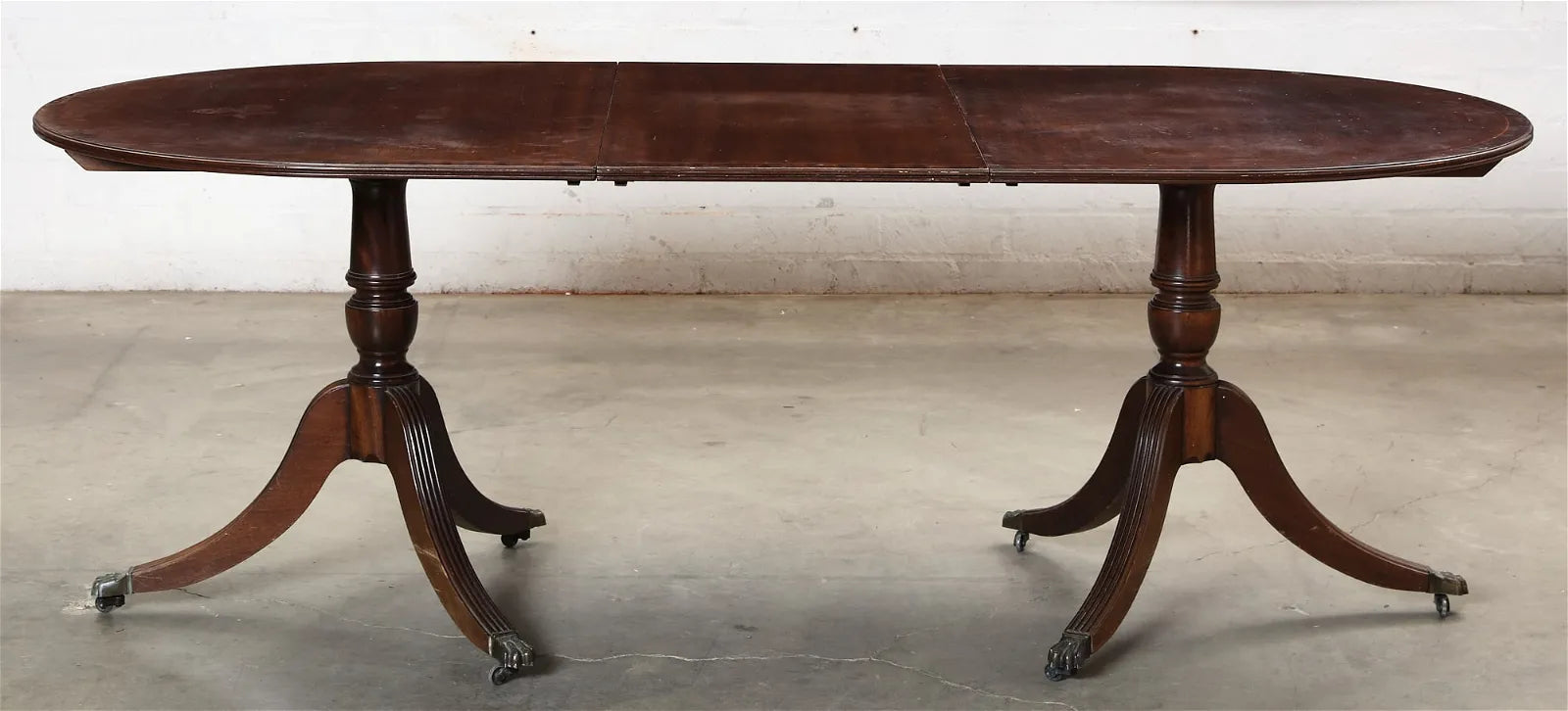 AF1-121: Antique Early 20th Century English Georgian Style Double Pedestal Oval Mahogany Dining Table With Cross Banding