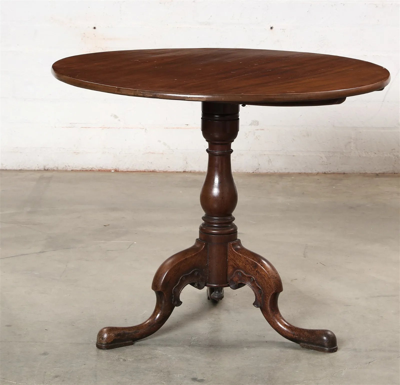 AF1-128:  Antique Late 18th Century George III Mahogany Tilt Top Tripod Table