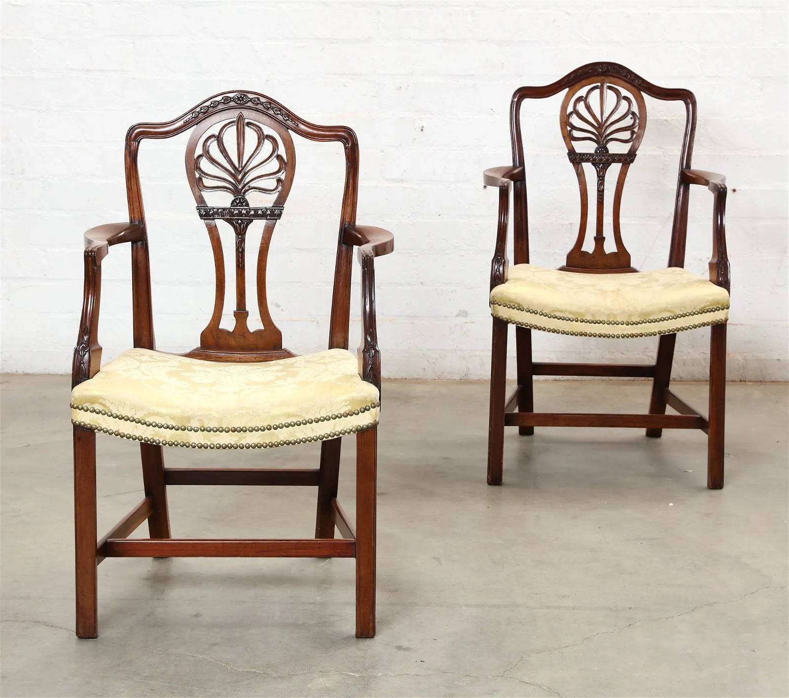 AF2-406: ANTIQUE PAIR OF LATE 18TH CENTURY ENGLISH GEORGE III CARVED MAHOGANY ARMCHAIRS