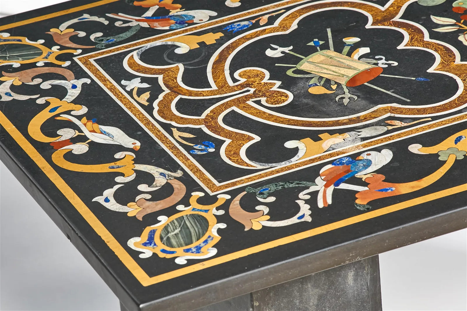 AF1-029: Antique Early 19th Century Italian Renaissance Style Pietra Dura Table