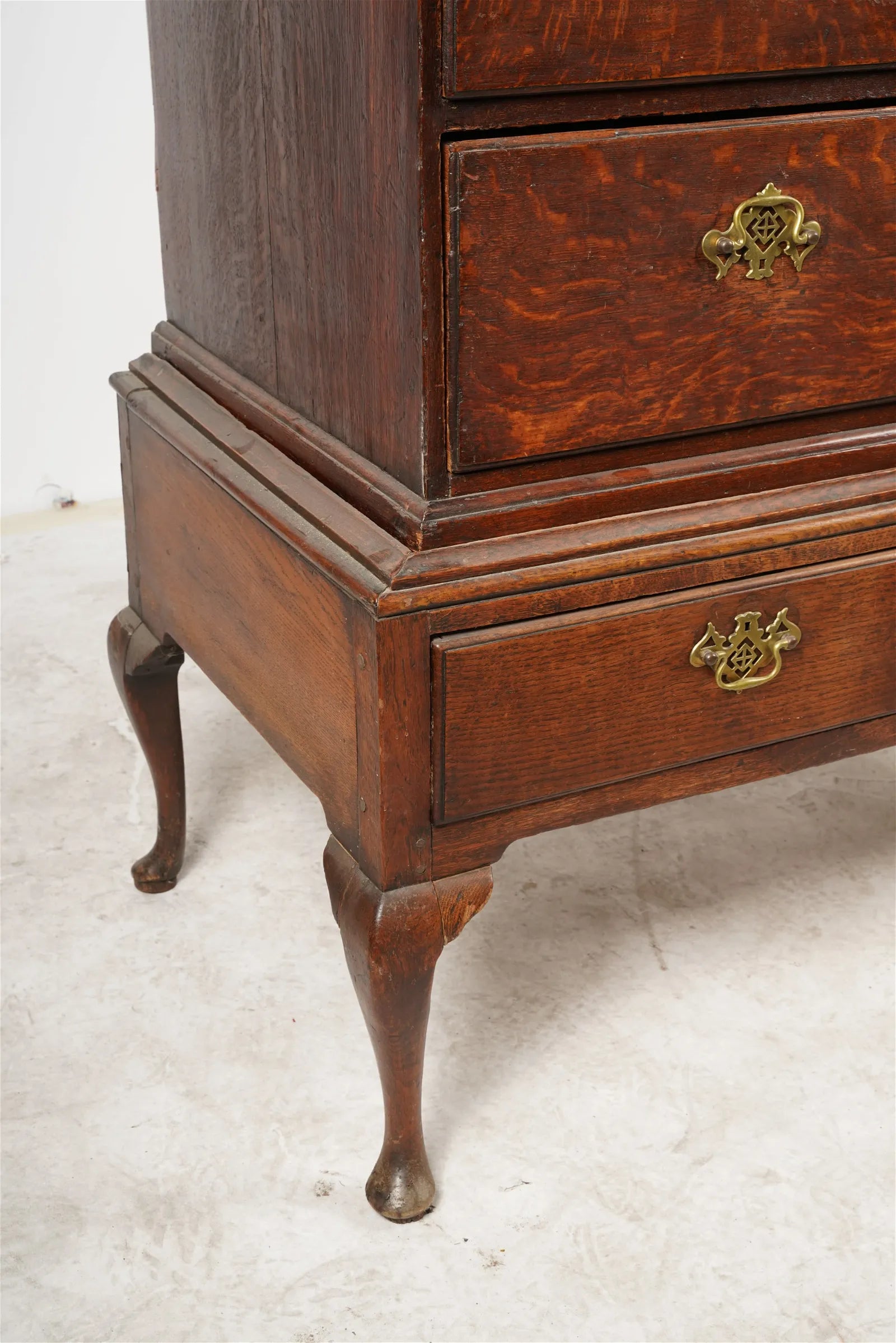 AF4-051: Antique Period Late 1700's English Georgian Quarter Sawn Oak Chest on Stand