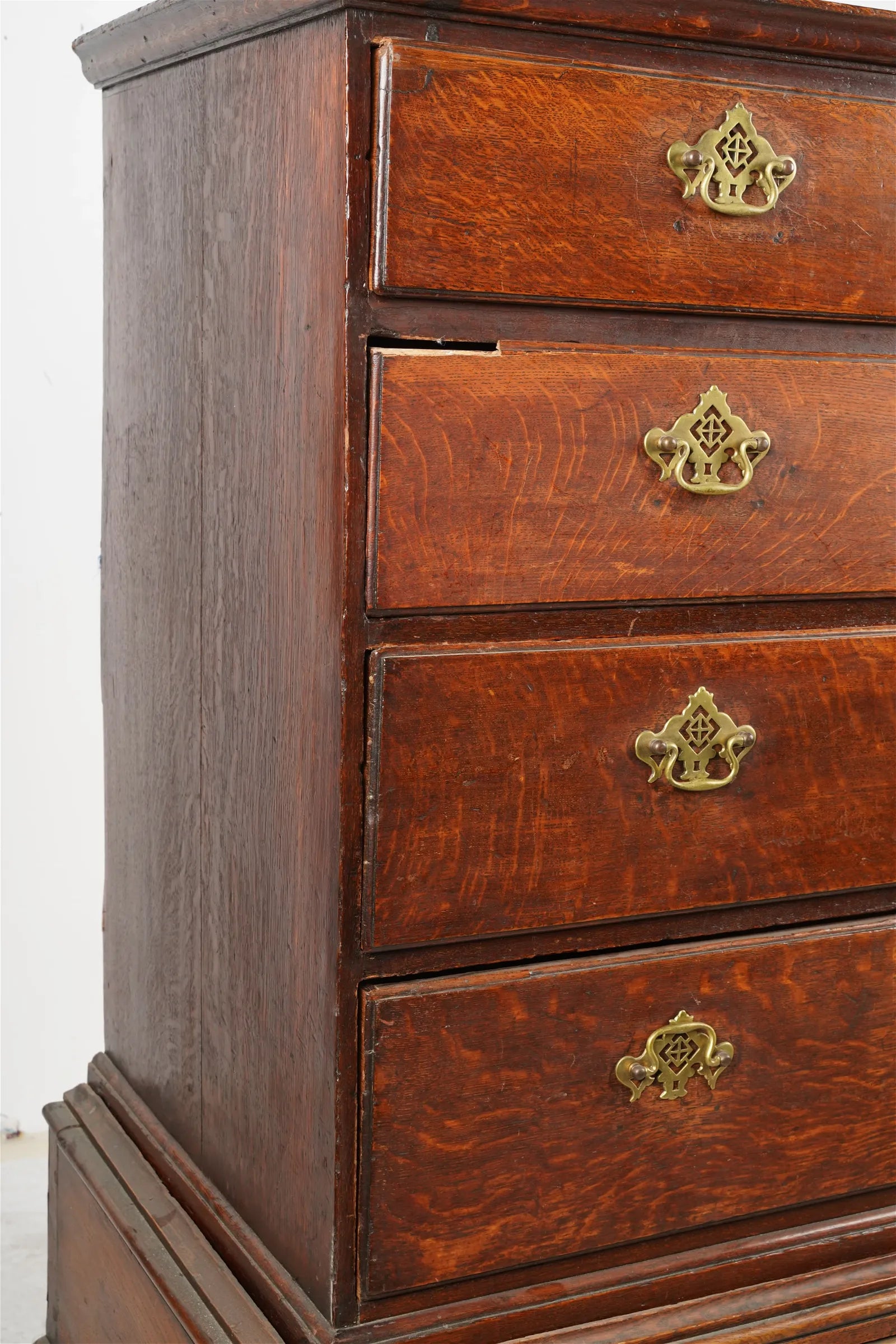 AF4-051: Antique Period Late 1700's English Georgian Quarter Sawn Oak Chest on Stand