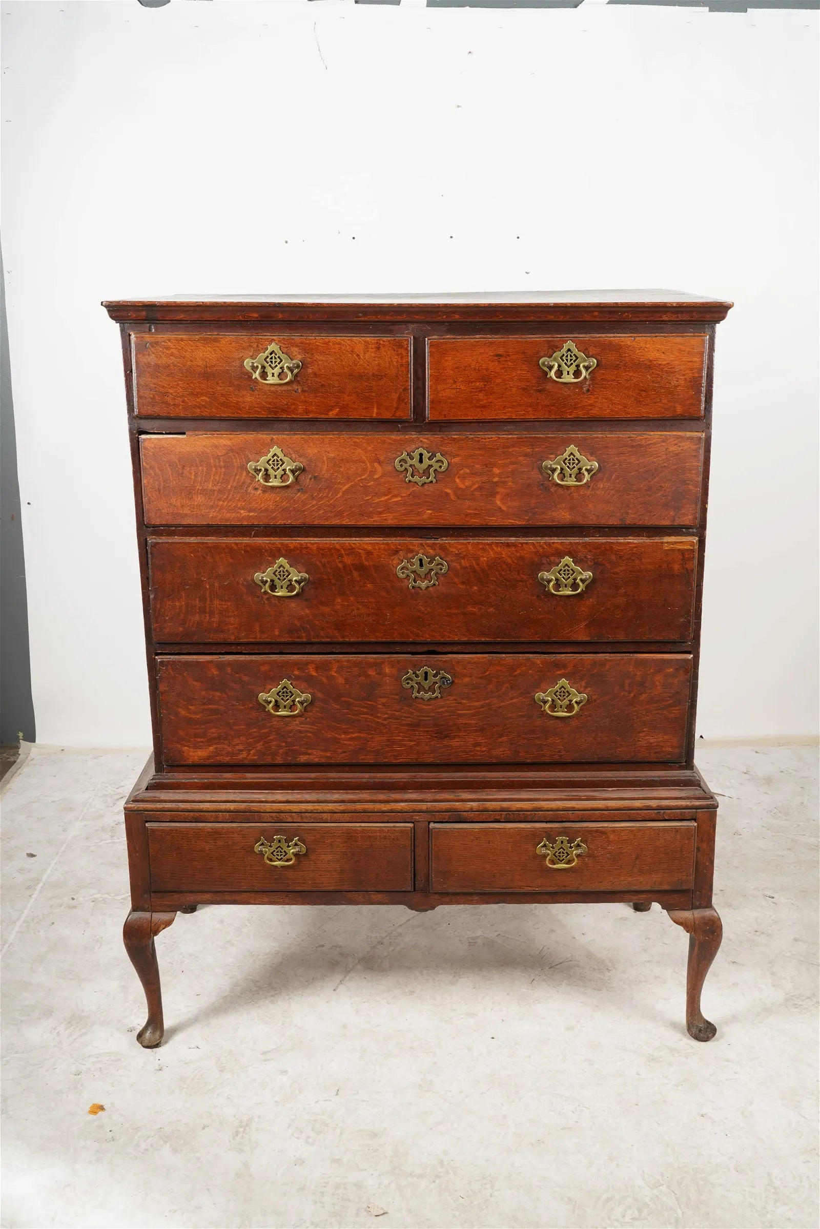 AF4-051: Antique Period Late 1700's English Georgian Quarter Sawn Oak Chest on Stand