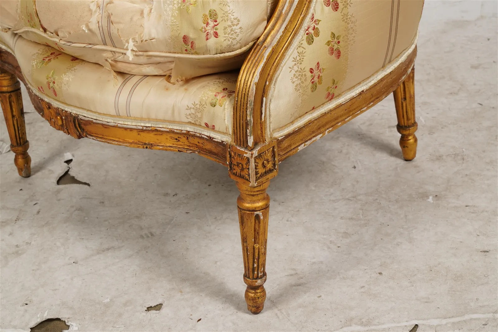 AF2-410: Antique Late 19th Century French Louis XVI Gilt Wood Bergere