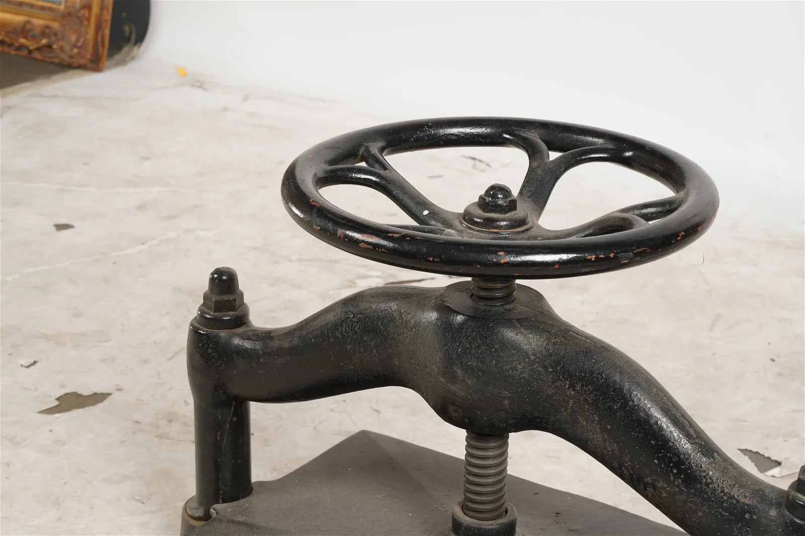 CR9-008: Late 19th C Cast Iron Book Press