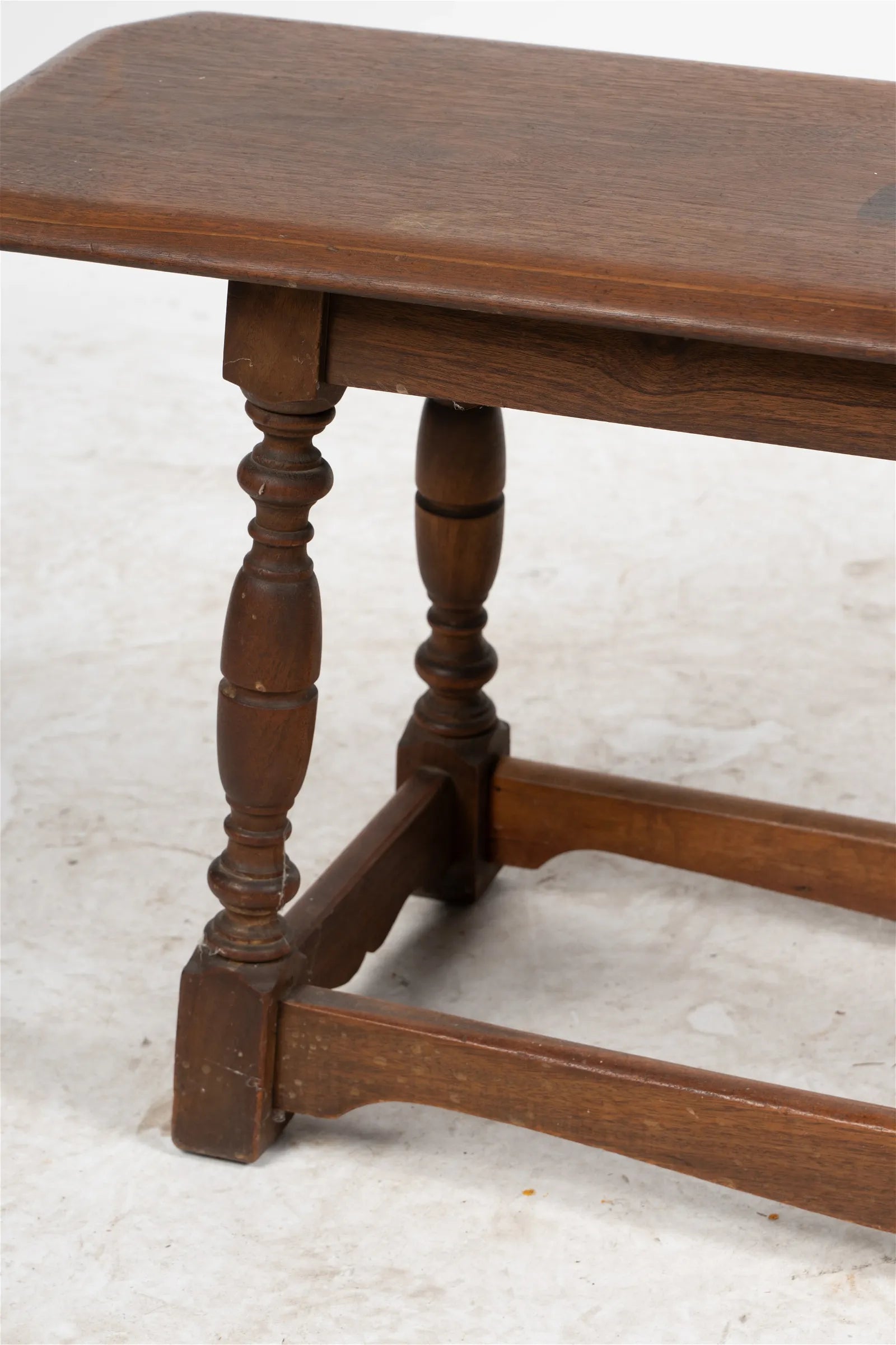 AF2-419: Antique Early 20th Century American Walnut Colonial Style Bench with Turned Legs