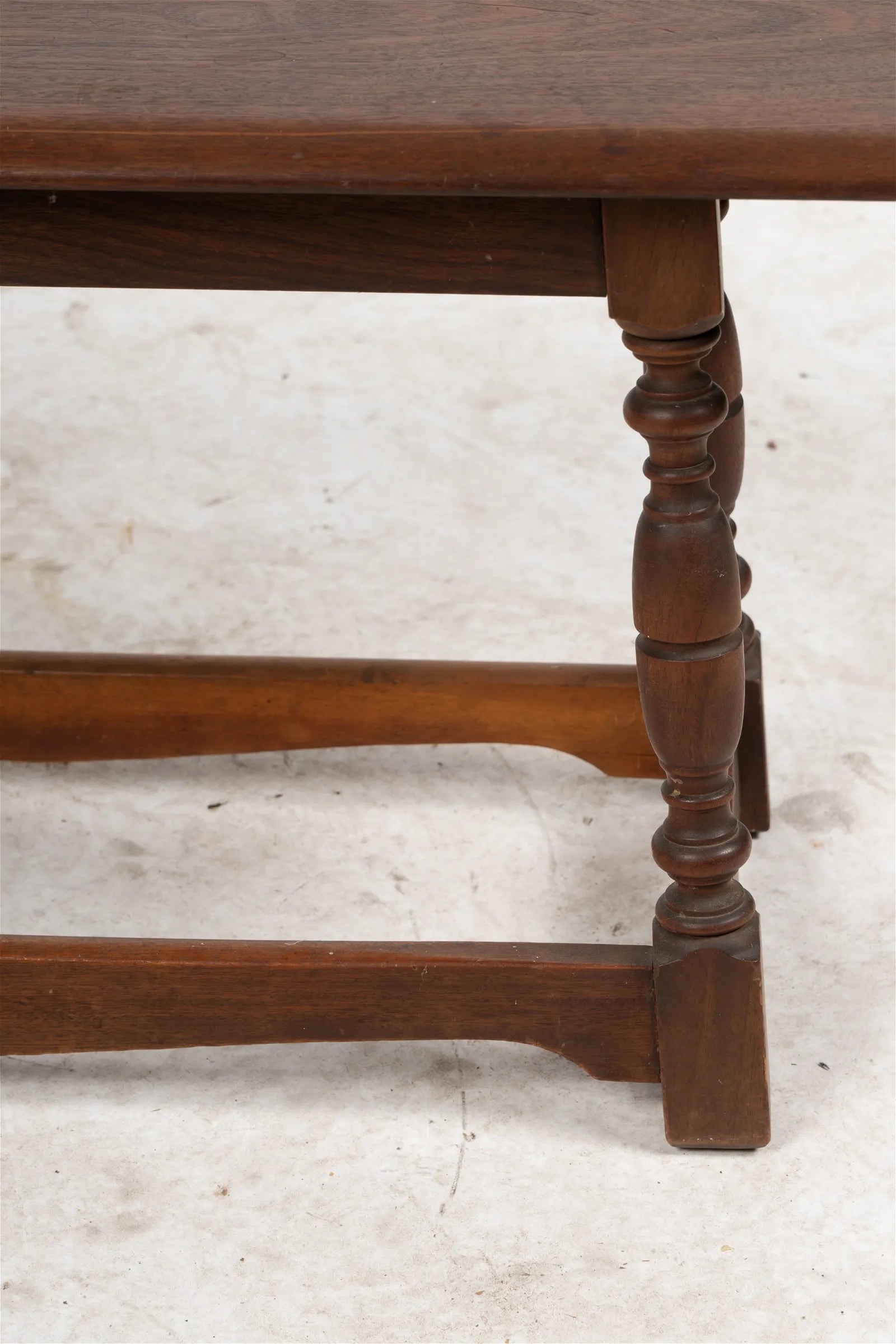 AF2-419: Antique Early 20th Century American Walnut Colonial Style Bench with Turned Legs