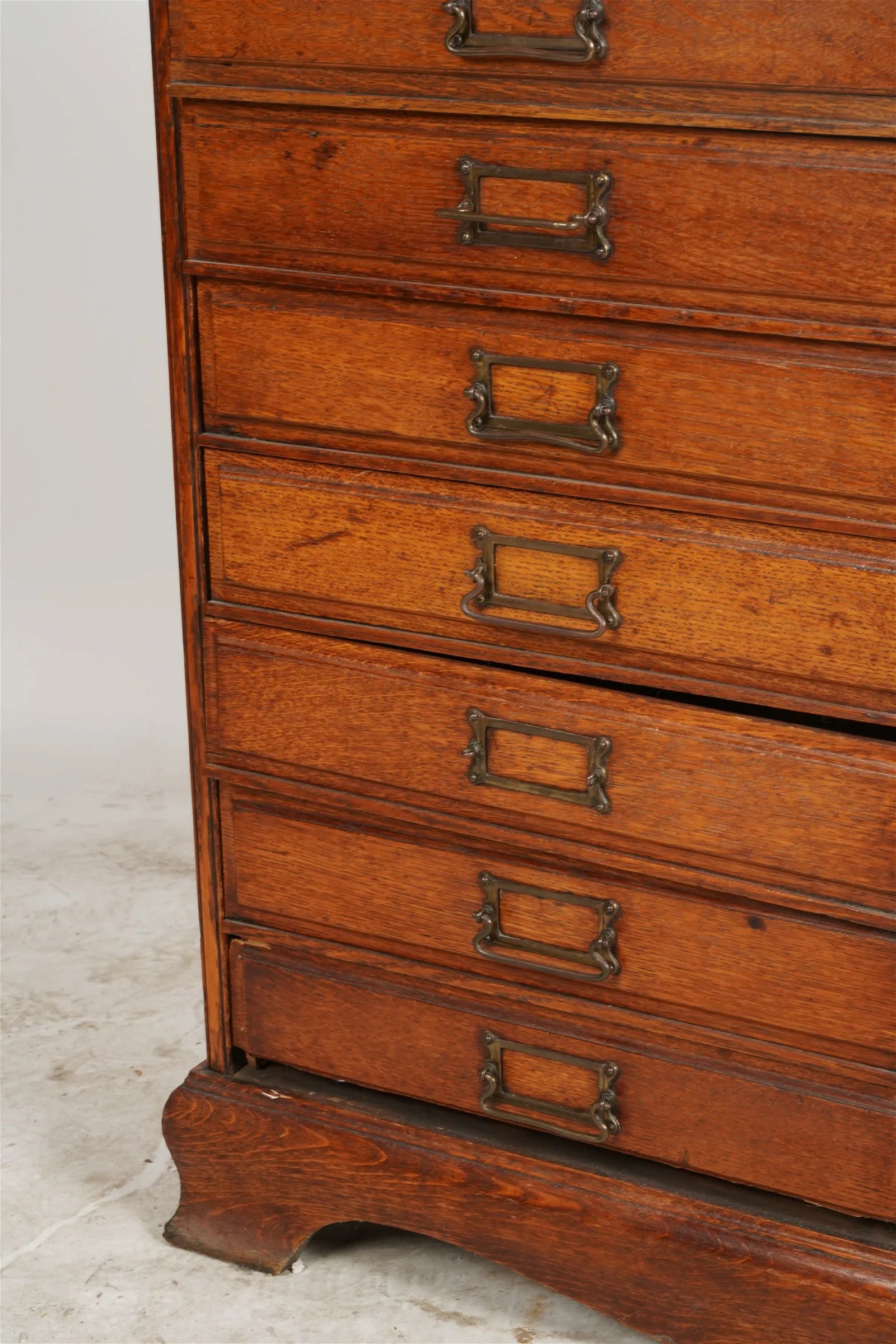 AF3-390: Antique Late 19th Century American Quarter Sawn Oak File Cabinet