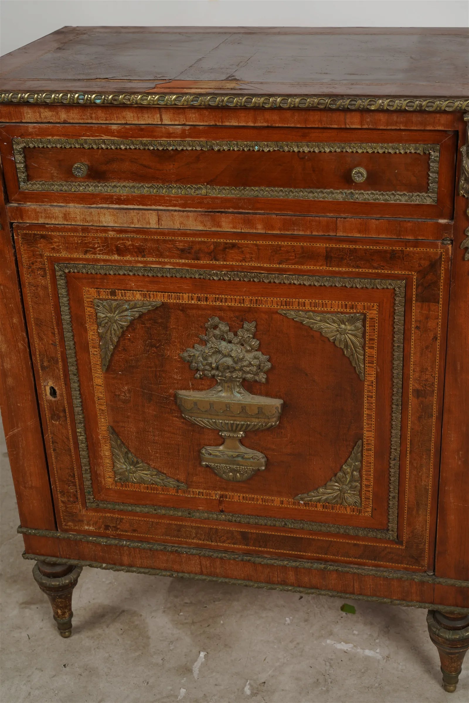 AF4-023: Antique Early 20th Century Louis XVI Gilt Metal Mounted Walnut Marquetry Bedside Commode