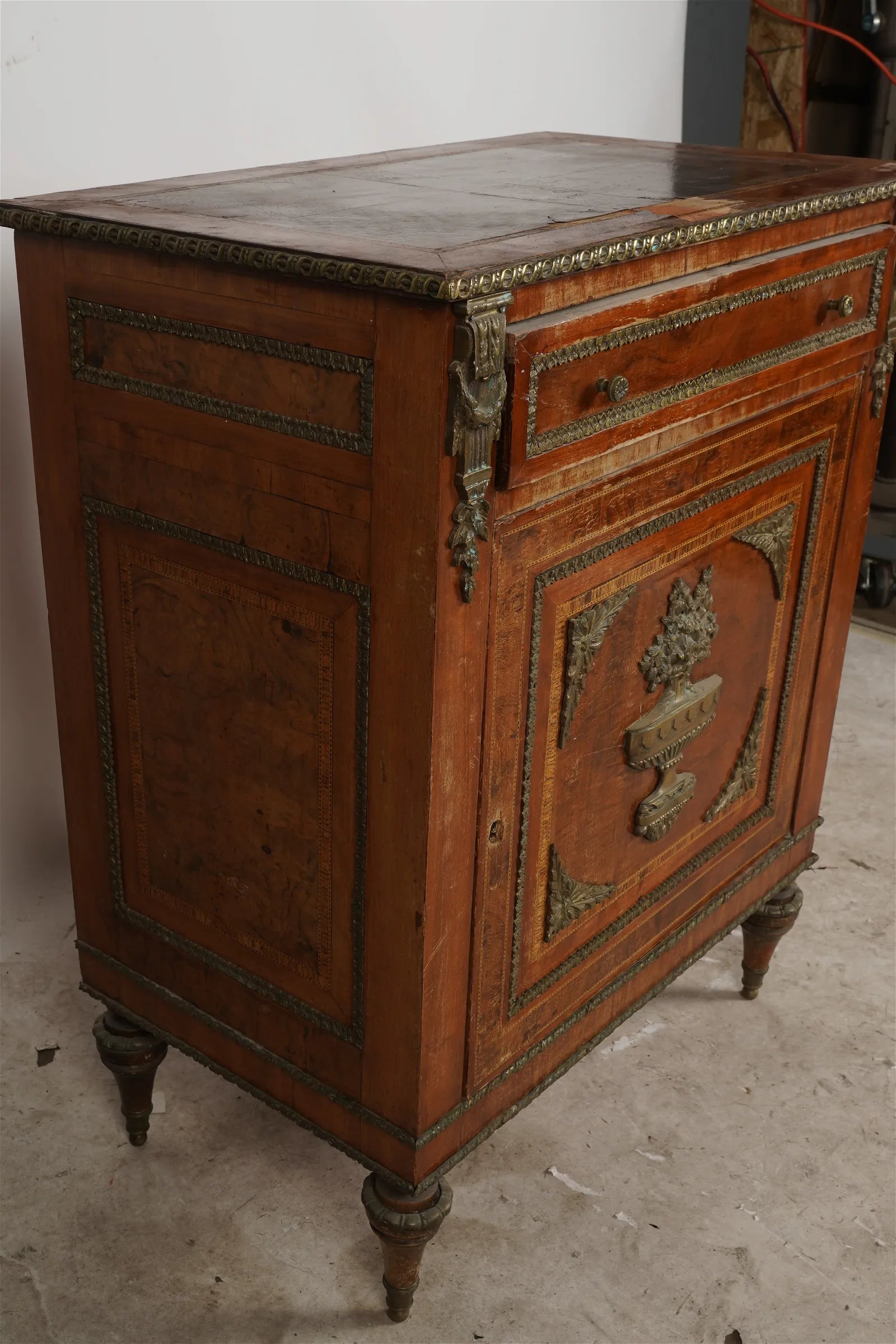 AF4-023: Antique Early 20th Century Louis XVI Gilt Metal Mounted Walnut Marquetry Bedside Commode