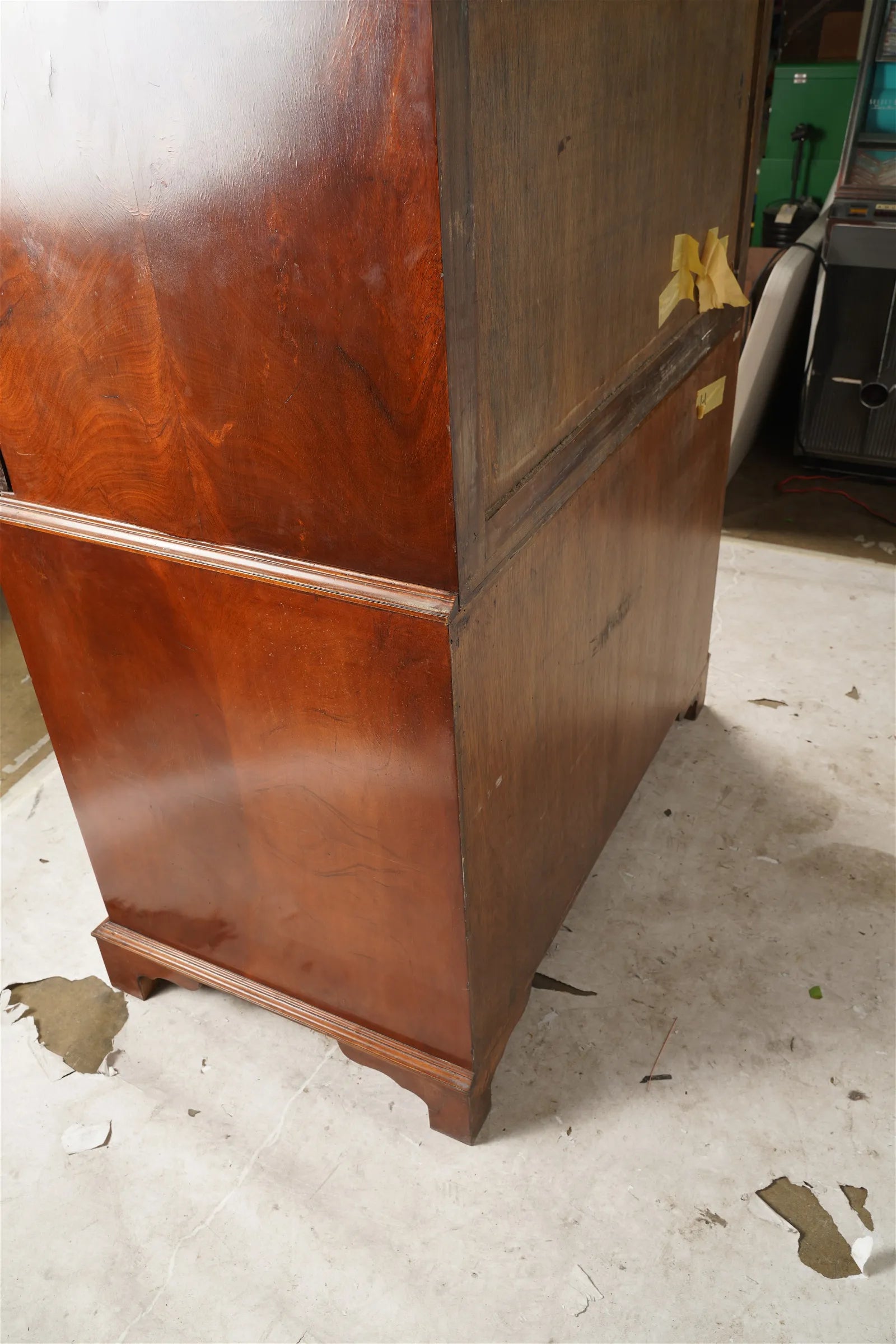 AF3-024: Late 20th Century English Georgian Mahogany & Satinwood Linen Press Entertainment Cabinet