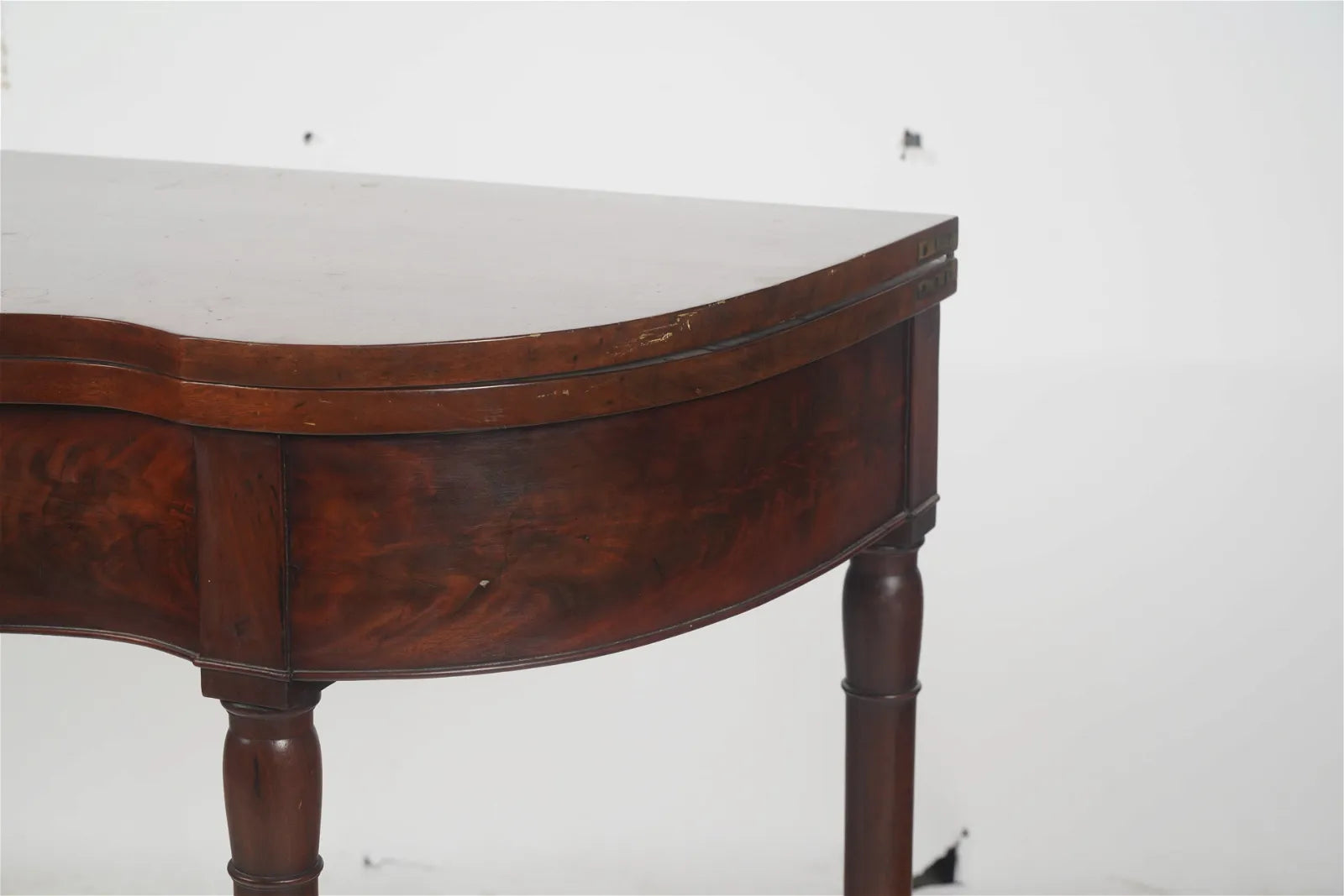 AF1-142: Antique Late 18th Century American Sheraton Mahogany Flip Top Card Table