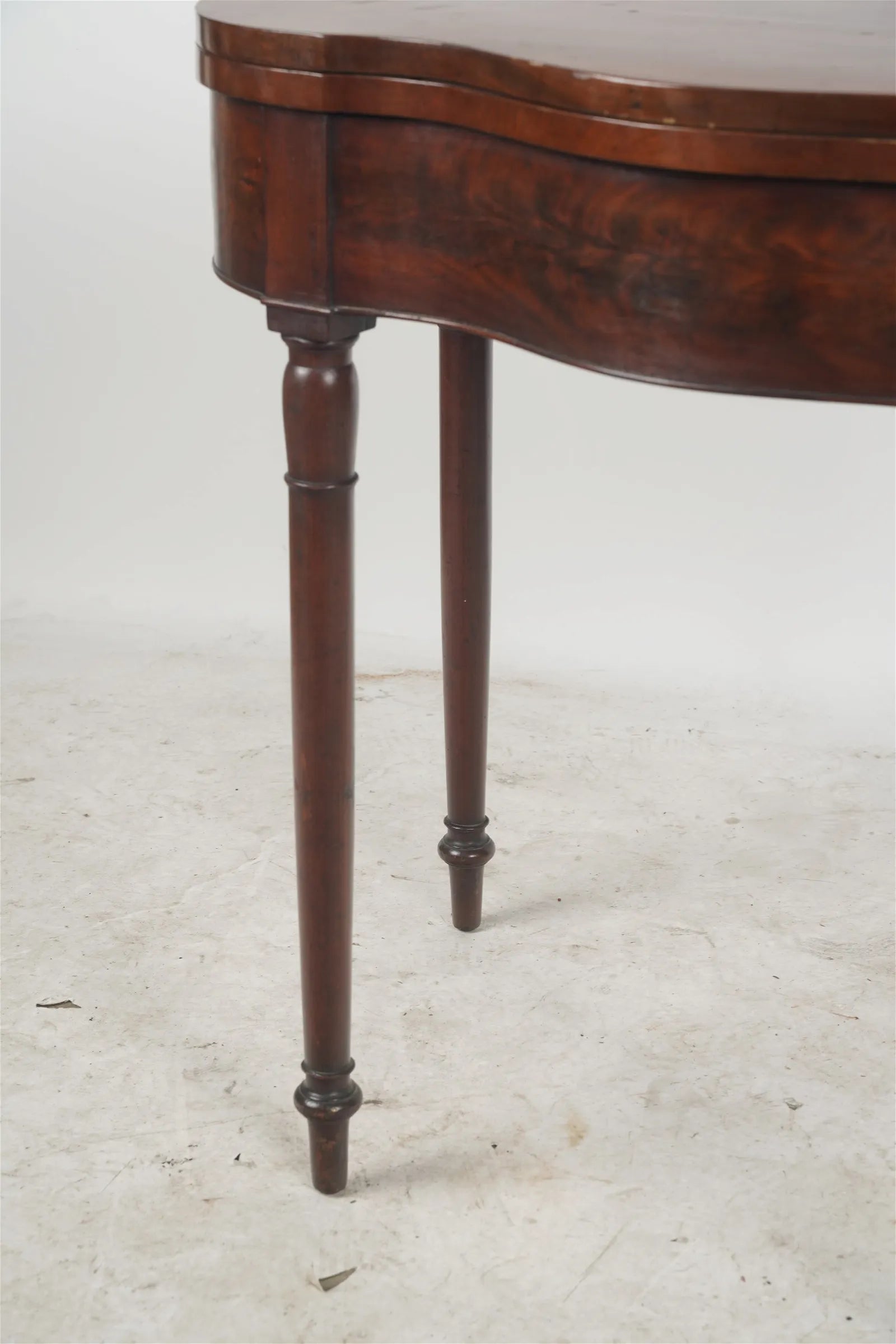 AF1-142: Antique Late 18th Century American Sheraton Mahogany Flip Top Card Table