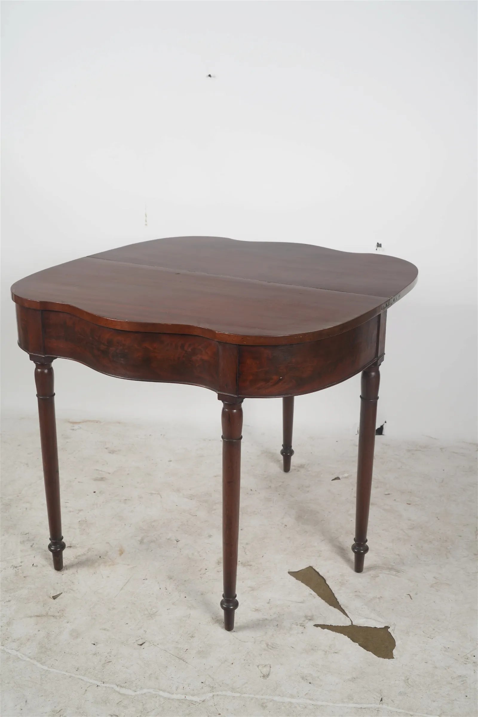 AF1-142: Antique Late 18th Century American Sheraton Mahogany Flip Top Card Table