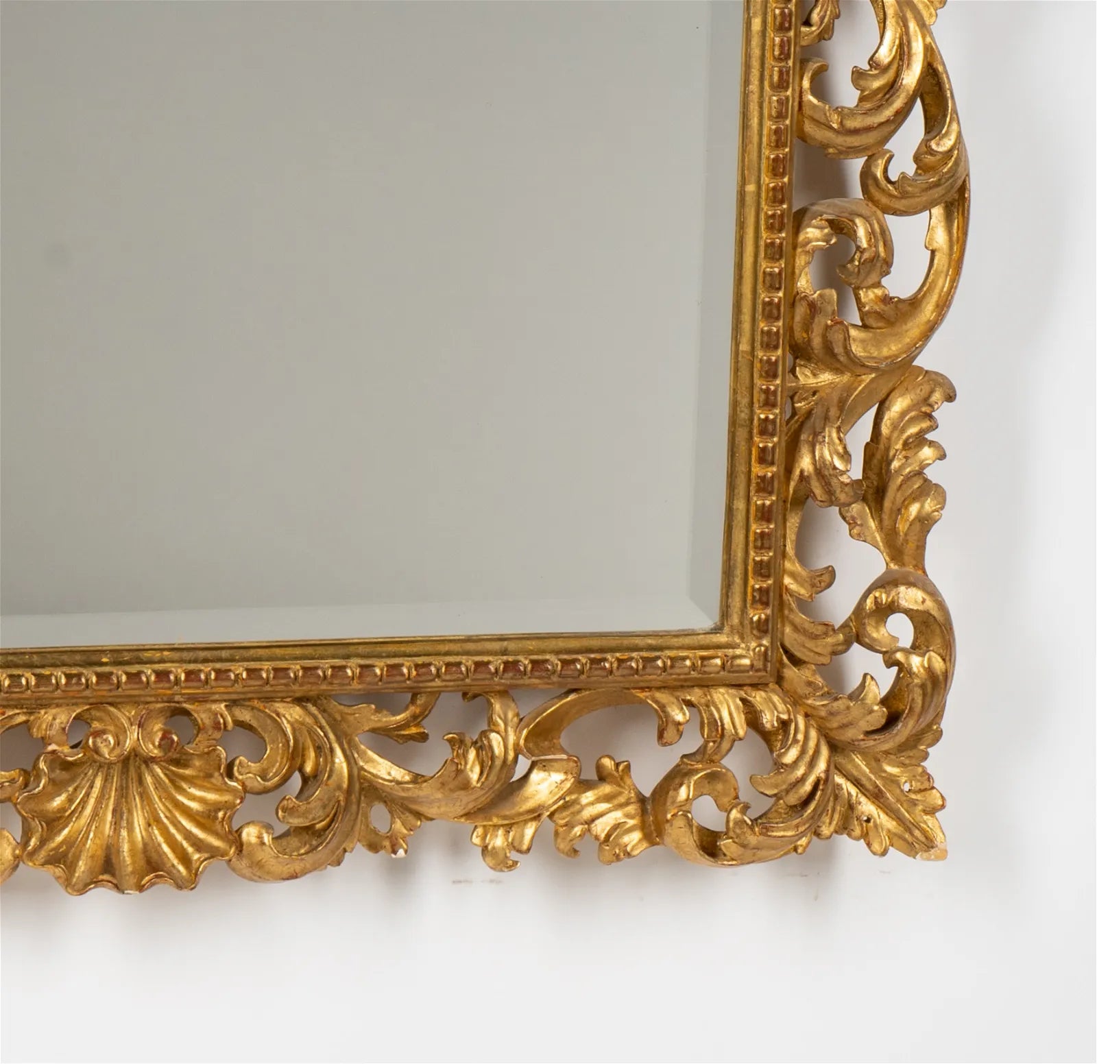 AF7-006: Late 20th Century Italian Baroque Carved Giltwood Wall Mirror