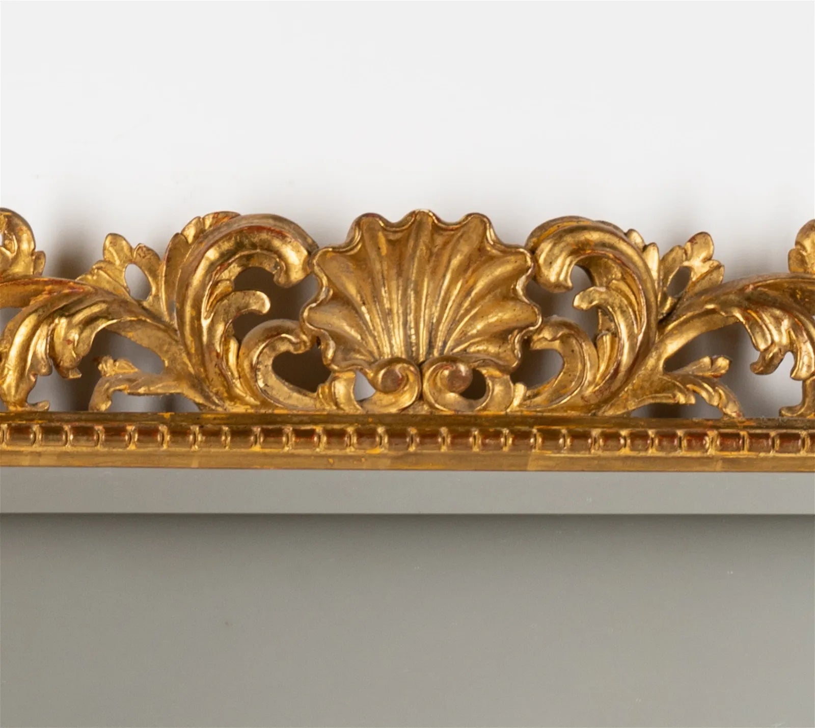 AF7-006: Late 20th Century Italian Baroque Carved Giltwood Wall Mirror