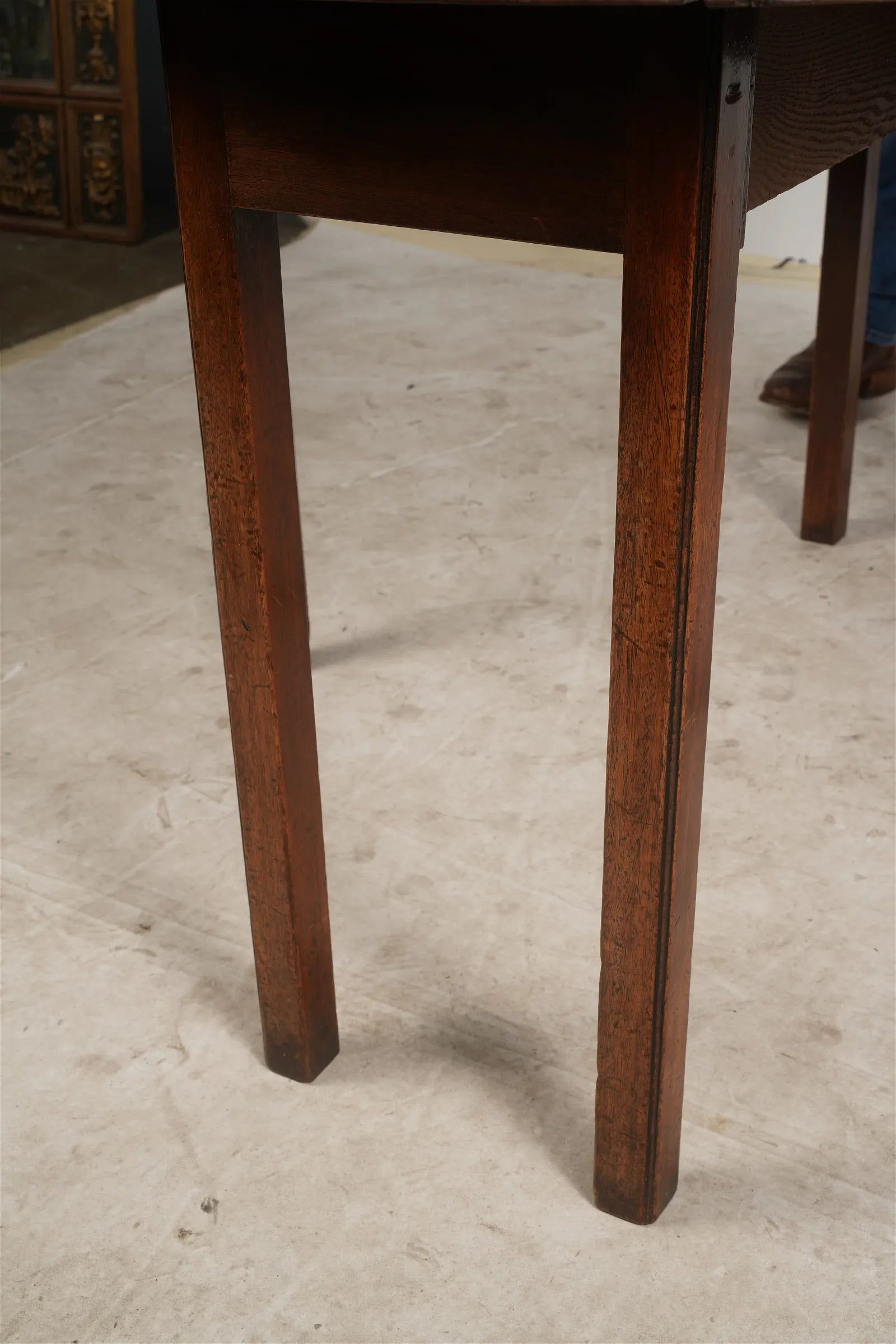 AF1-391: Antique Early 19th Century English Georgian Mahogany Drop Leaf Hunt Table