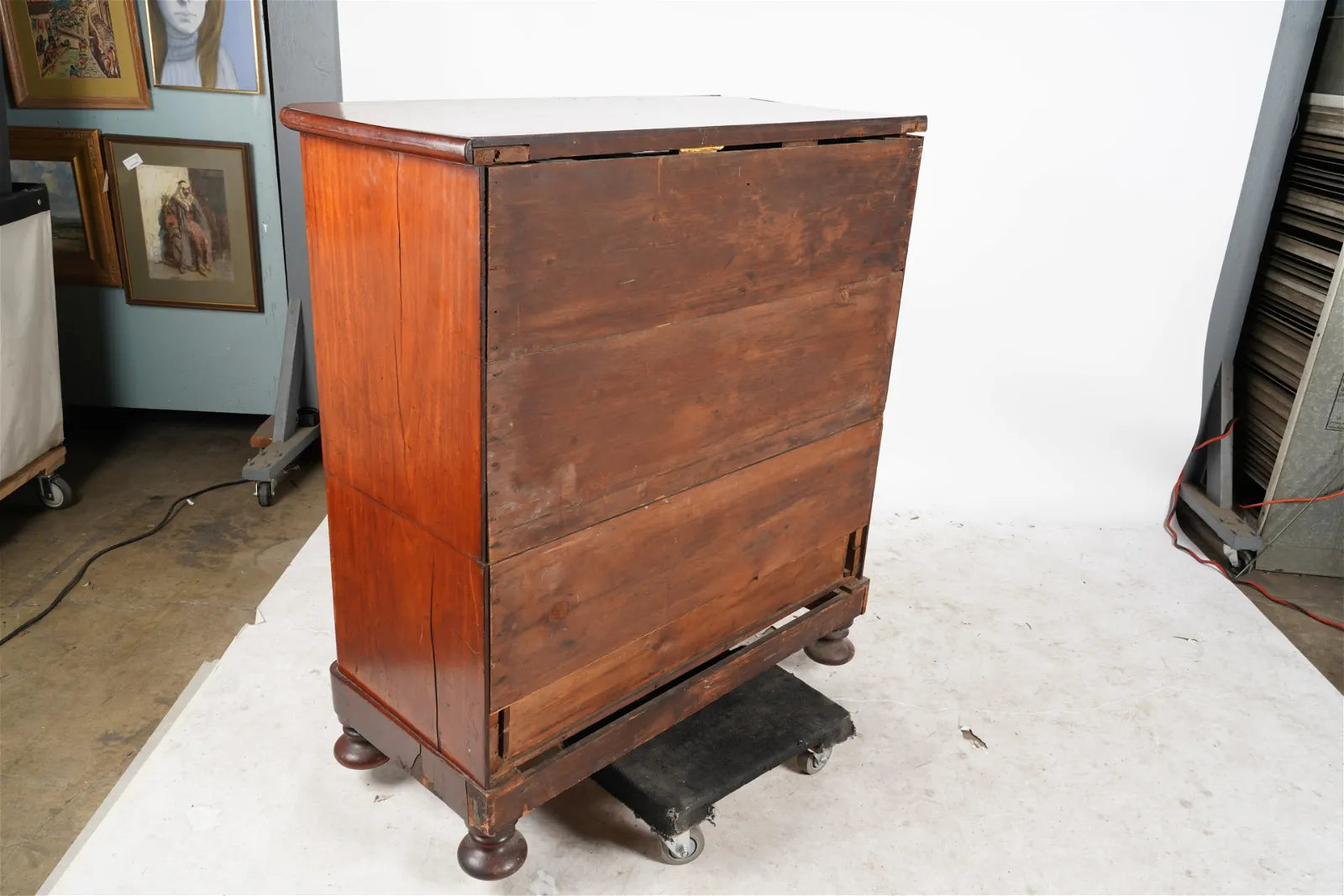 AF4-026: Early - Mid 19th C American Mahogany Sectioned Chest of Drawers