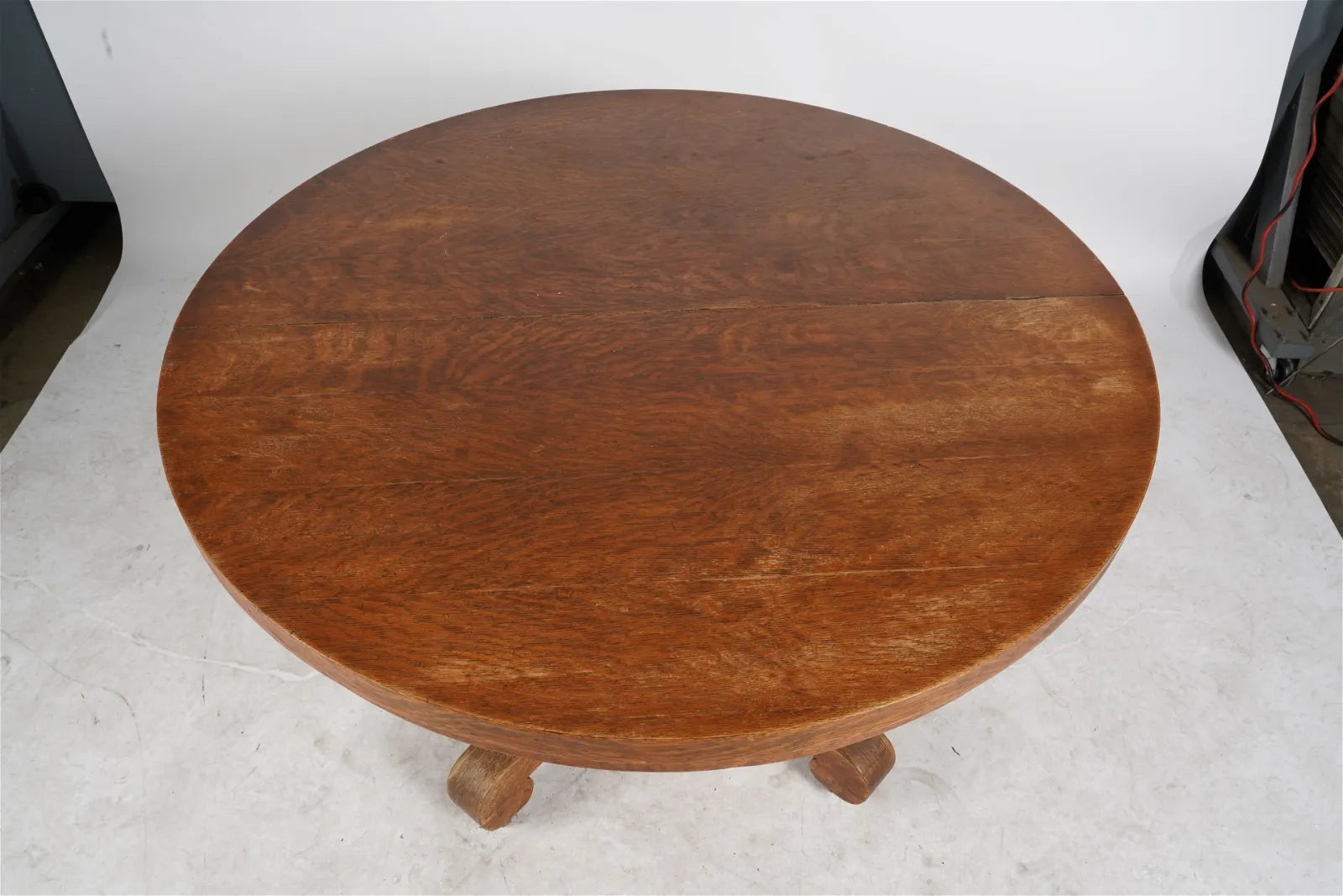 AF1-042: Circa 1900 American Arts & Crafts / Mission Quarter Sawn Oak Pedestal Table