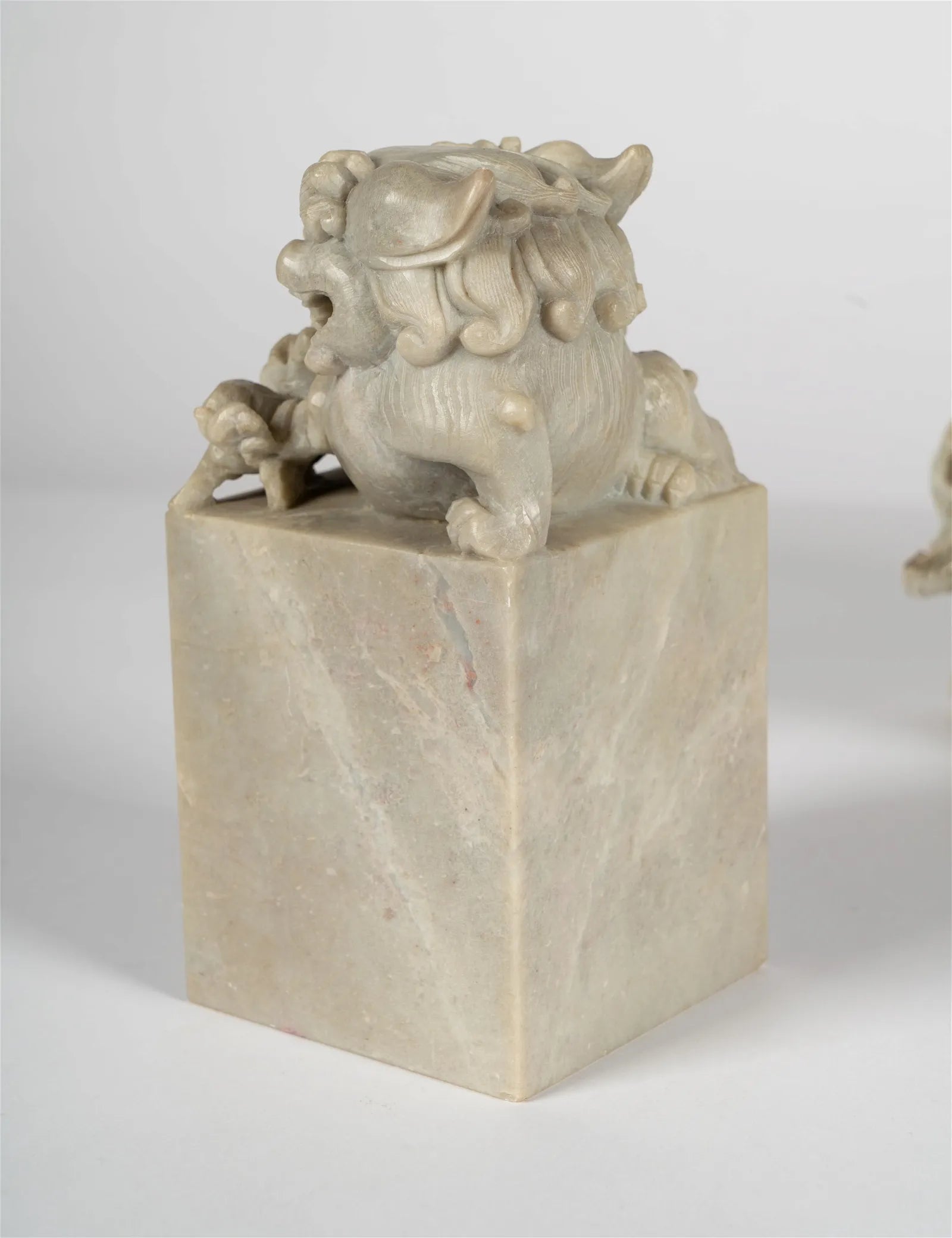 DA5-018: Pair of Chinese Carved Marble Foo Lions on Pedestals