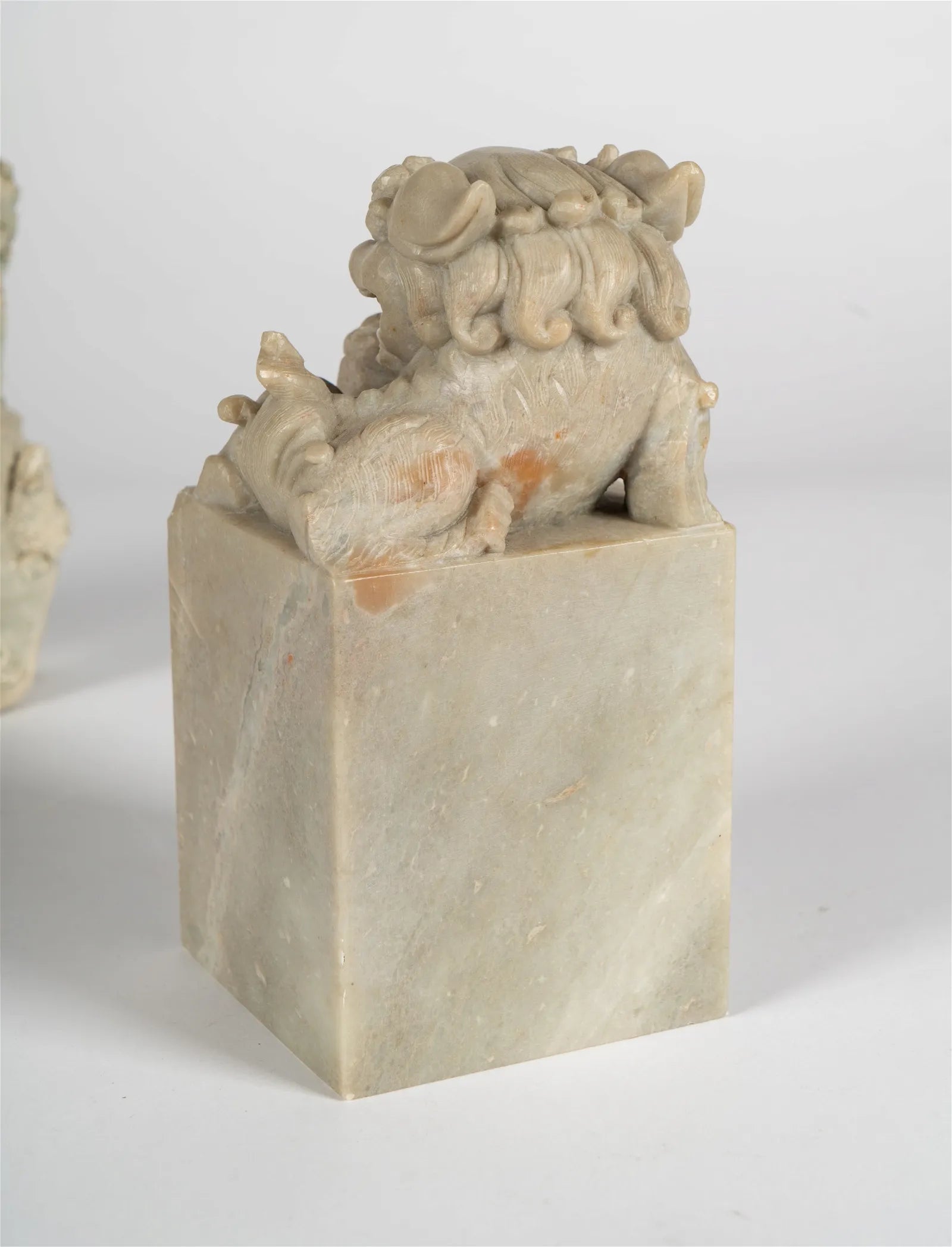 DA5-018: Pair of Chinese Carved Marble Foo Lions on Pedestals