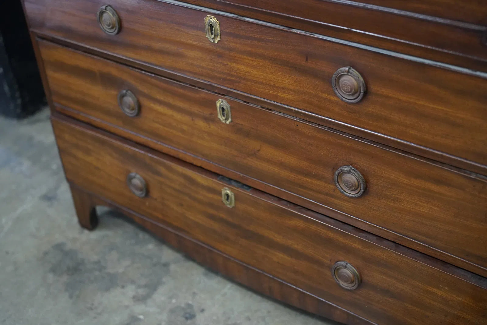 AF5-392: Early 19th Century English Regency Mahogany Secretary Bookcase