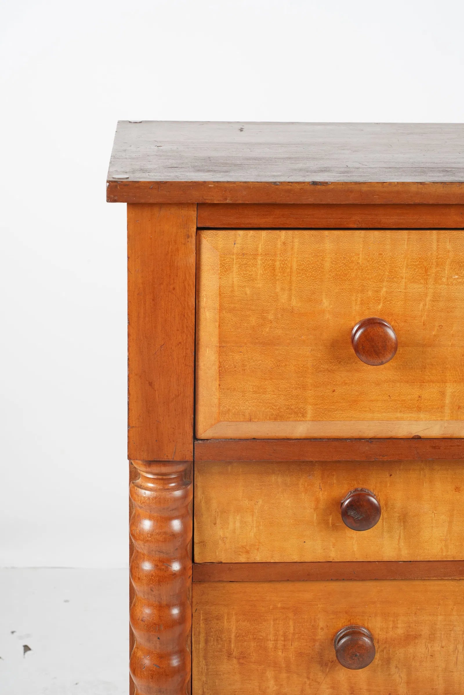 AF4-018: Antique Early 19th Century American Federal Tiger Maple and Cherry Chest of Four Drawers