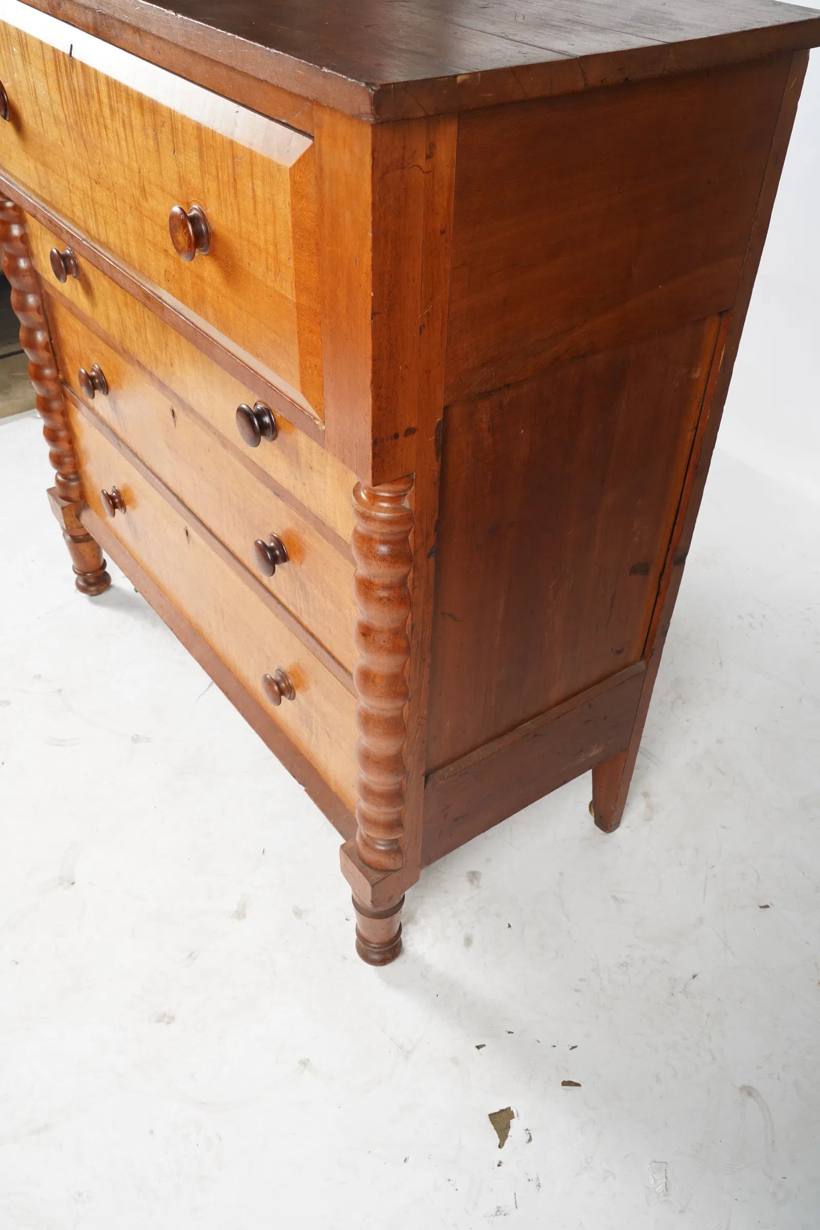 AF4-018: Antique Early 19th Century American Federal Tiger Maple and Cherry Chest of Four Drawers