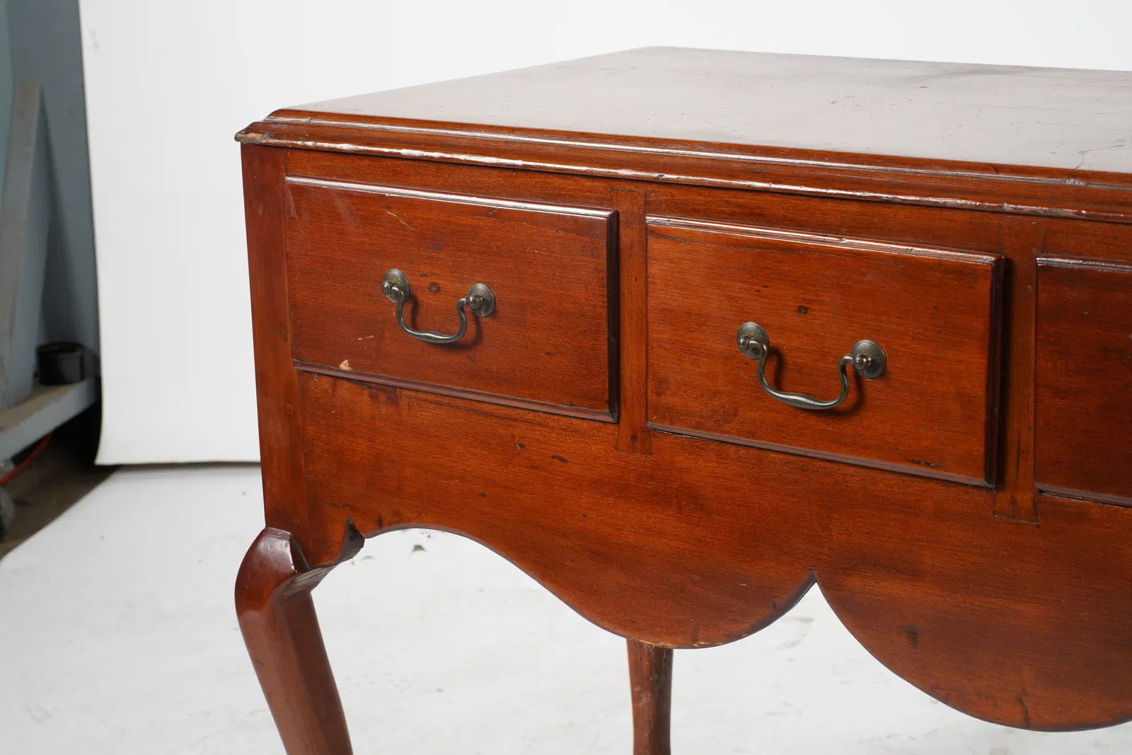 AF4-033: Antique Early 19th Century American Queen Anne Cherry Wood Low Boy