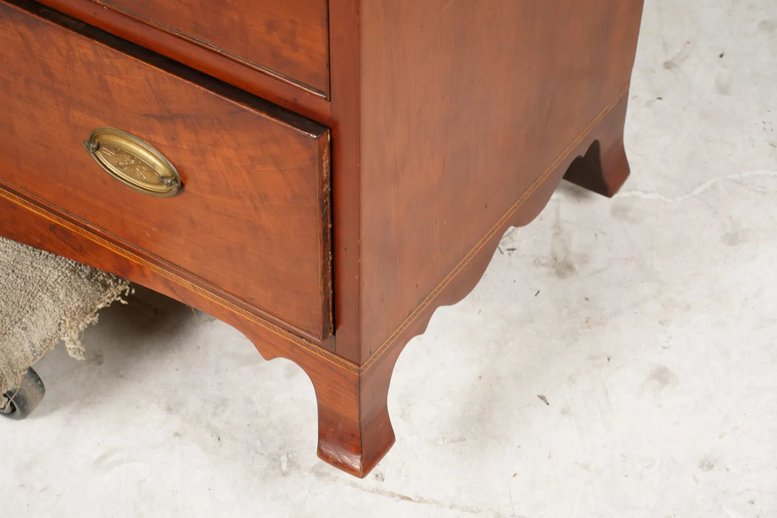 AF4-019: Late 18th Century American Federal Fruitwood Four Drawer Chest