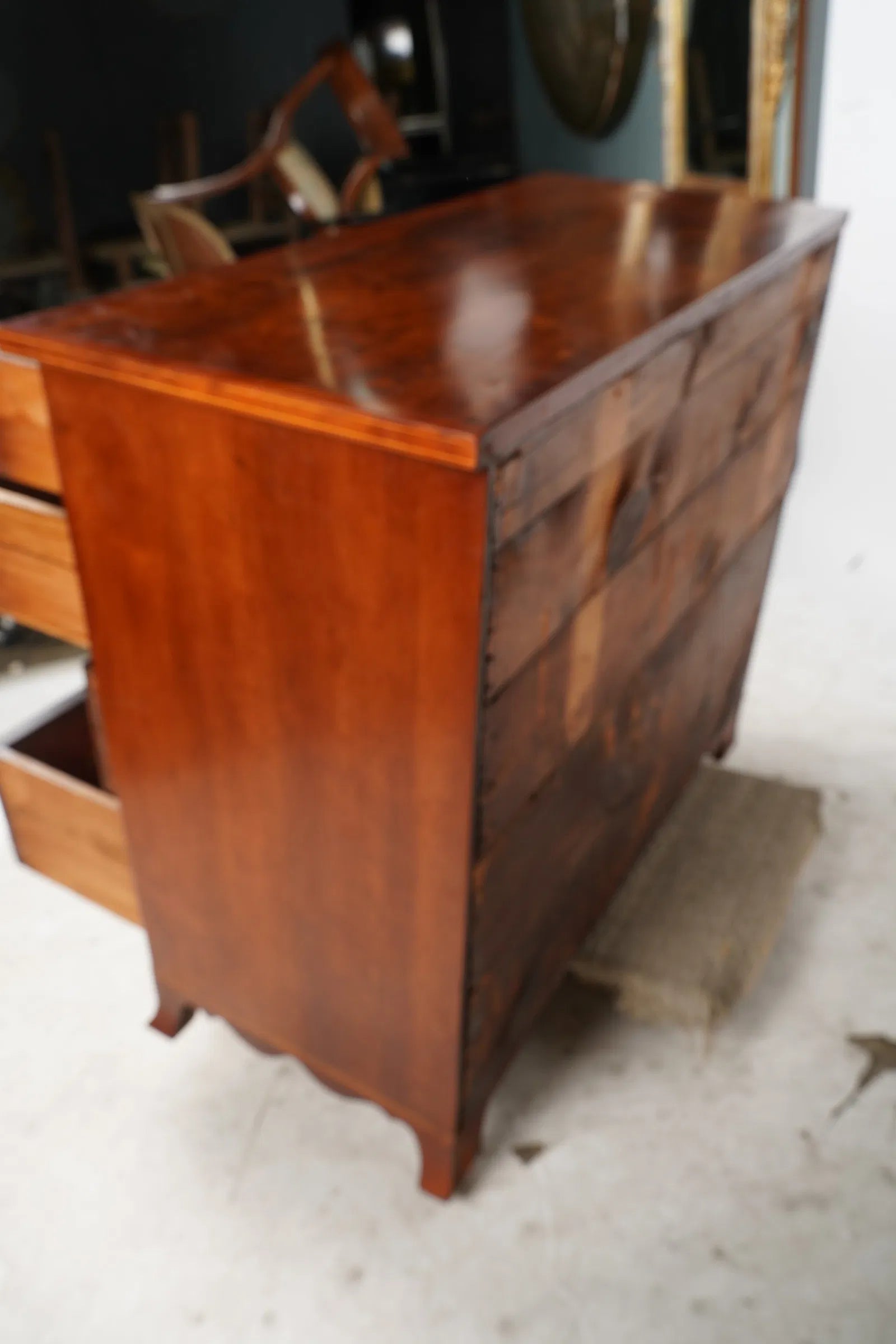 AF4-019: Late 18th Century American Federal Fruitwood Four Drawer Chest