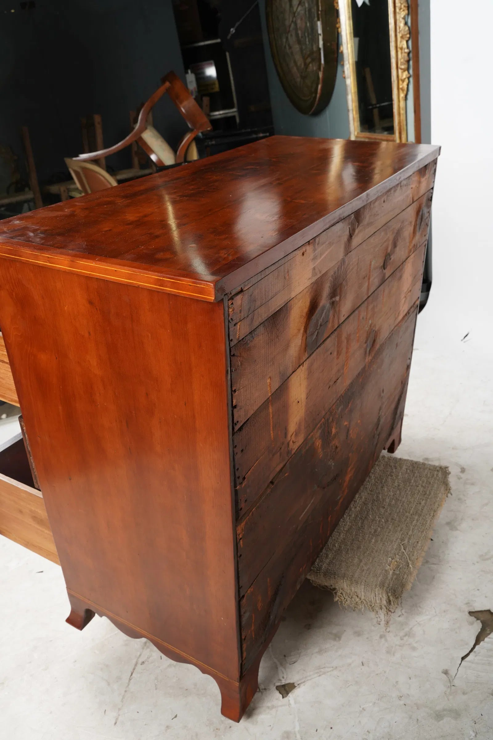 AF4-019: Late 18th Century American Federal Fruitwood Four Drawer Chest