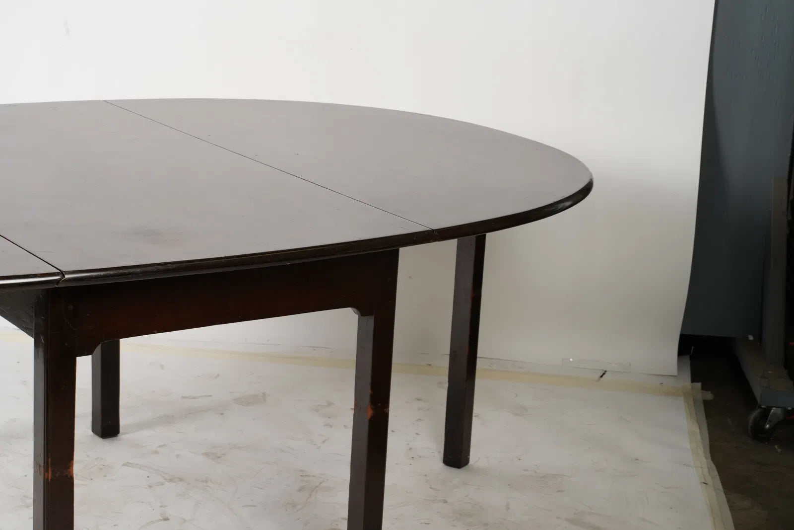 AF1-413: Antique Early 19th Century Georgian Mahogany Oval Gateleg Drop Leaf Dining Table