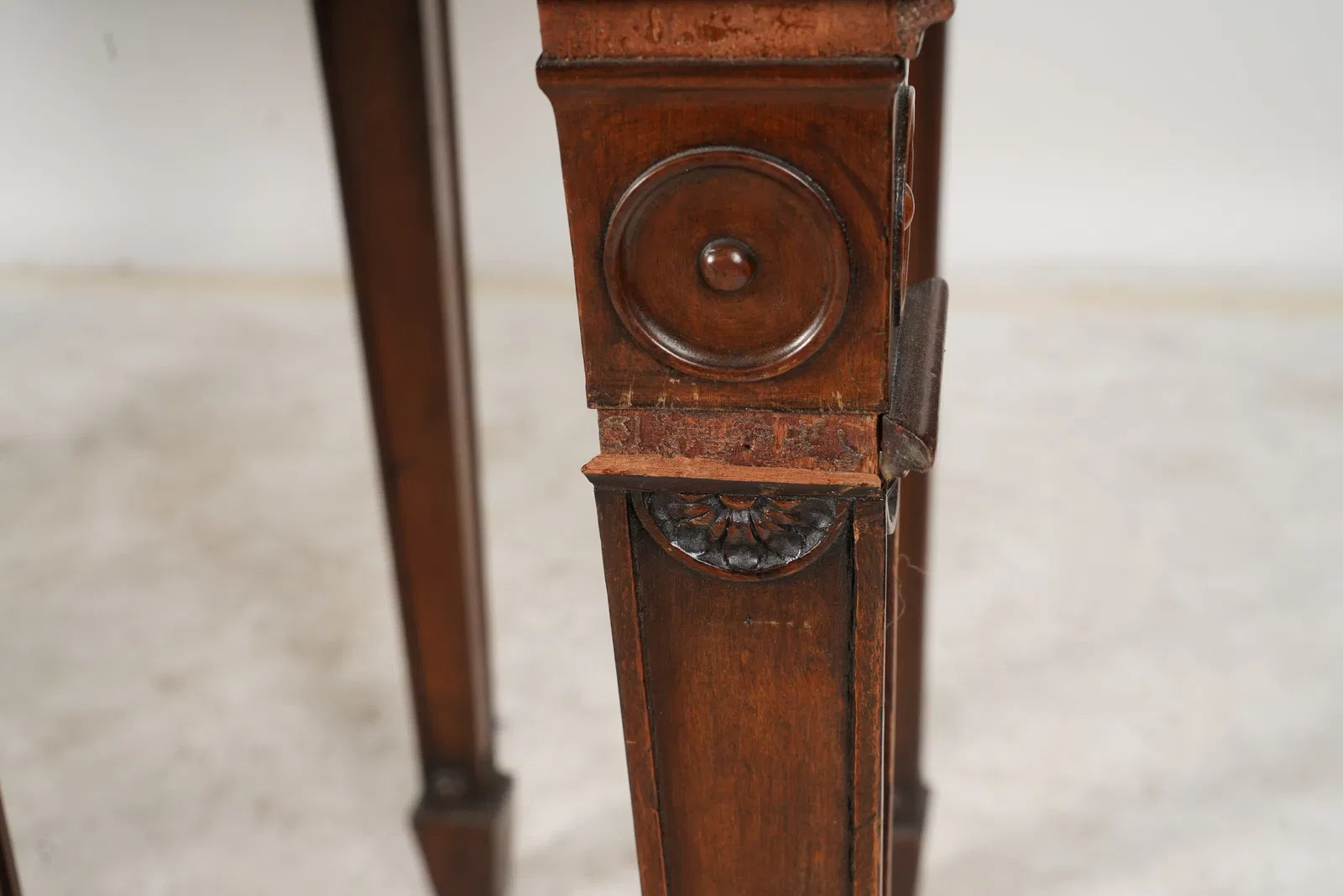 AF1-034: Early 20th Century English Edwardian Carved Inlaid Mahogany Console Sideboard Table