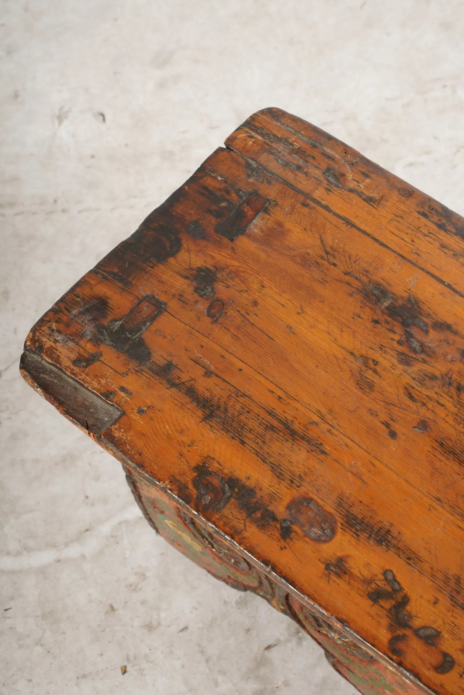 AF1-104: Antique Early 19th Century Tibetan Buddhist Polychrome Folding Wood Prayer Table